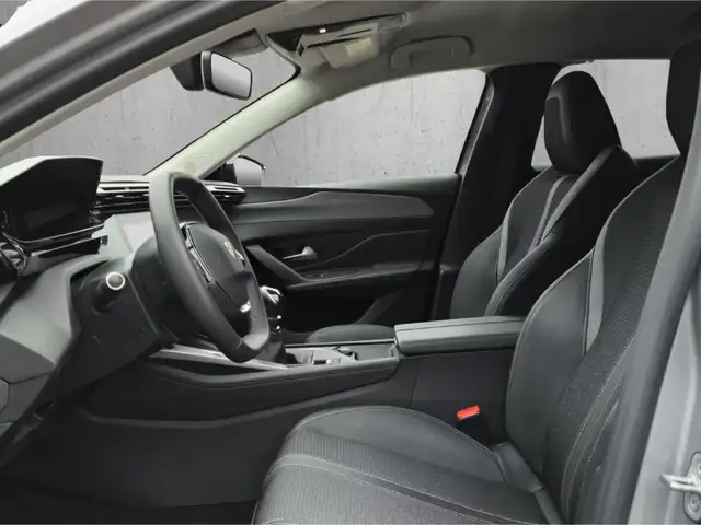 Peugeot 308 view 9
