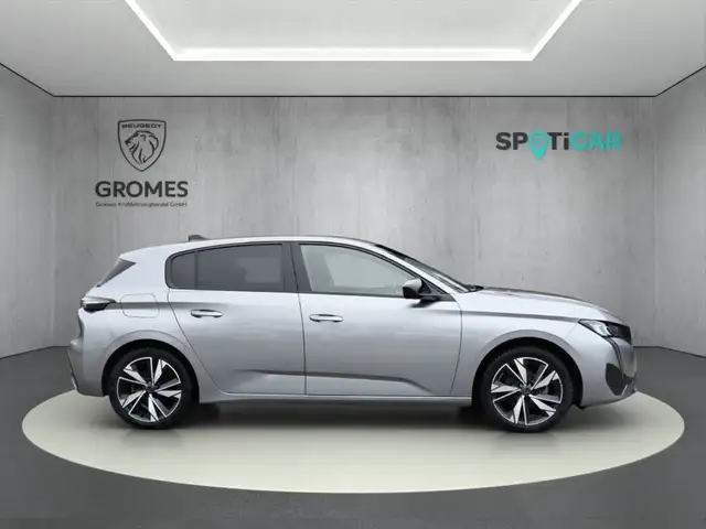 Peugeot 308 view 2