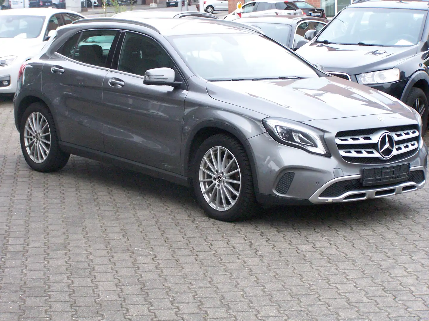 Mercedes-Benz GLA 180 GLA 180 (156.942) Gri - 1