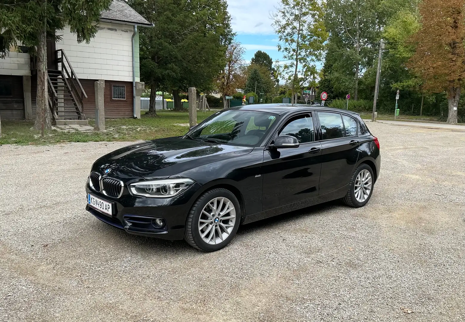 BMW 116 116d Efficient Dynamics Sport Line Sport Line Schwarz - 1