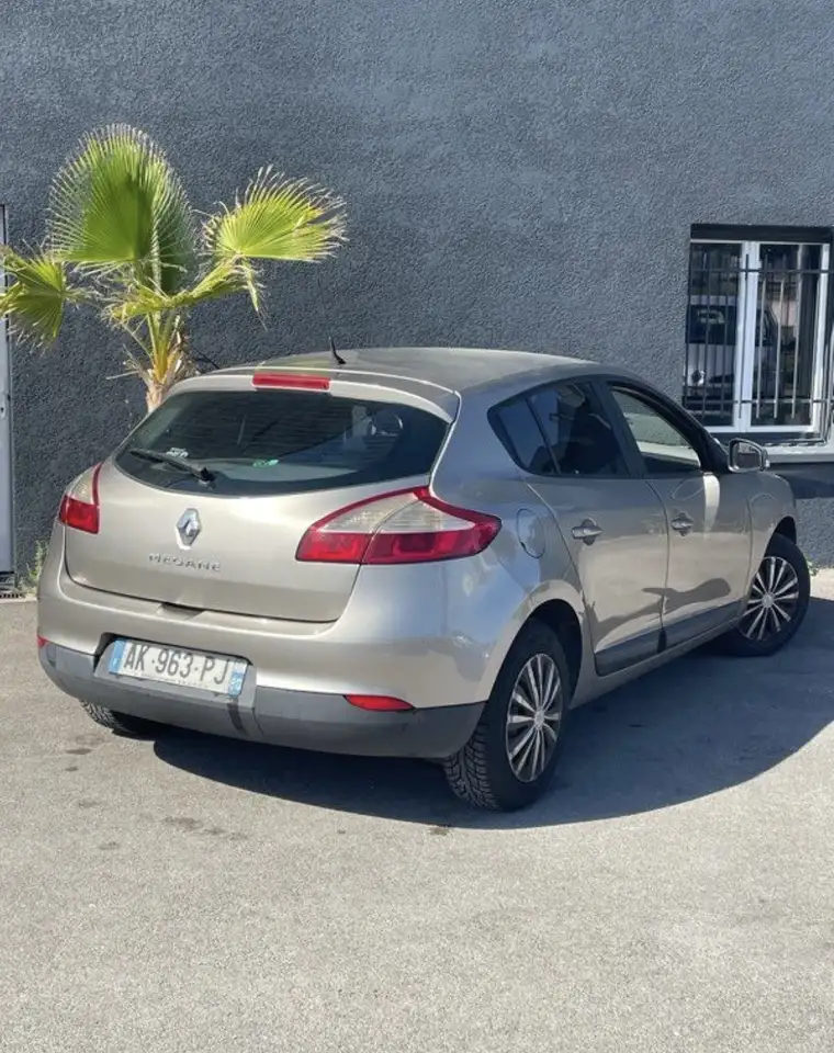 Renault Megane Berline — photo 2