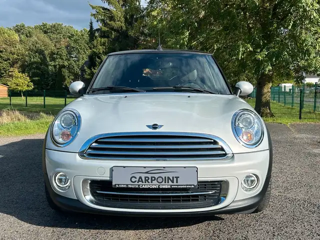 Mini Convertible view 9