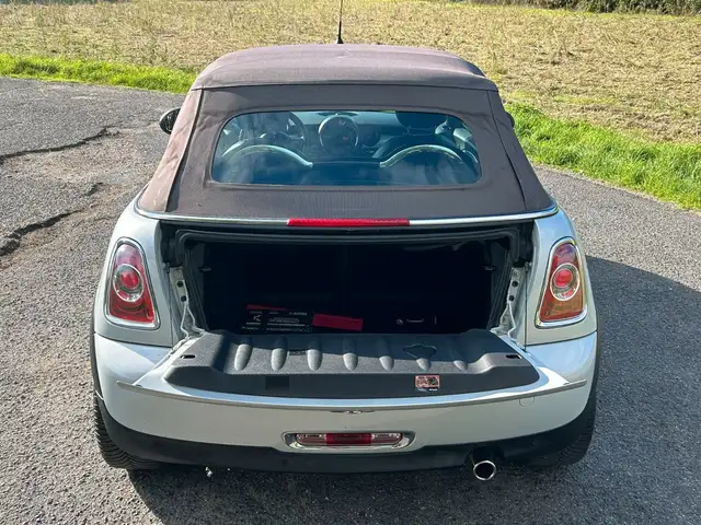Mini Convertible view 5