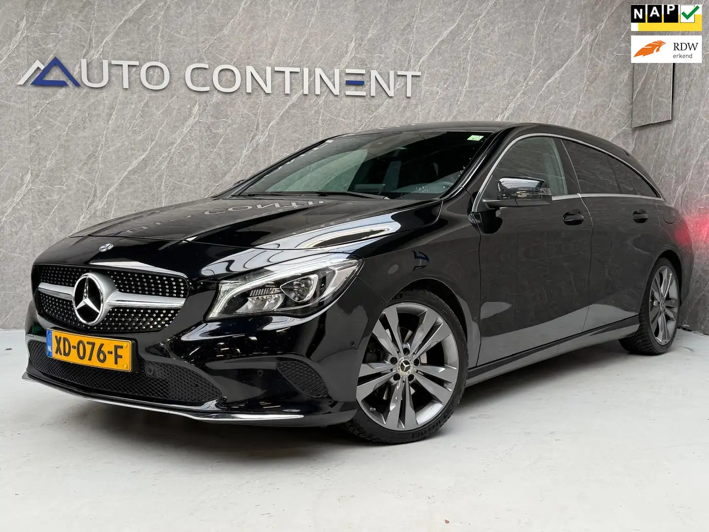 Mercedes-Benz CLA 180 Shooting Brake / Dealer Onderhouden / NAP Noir - 1