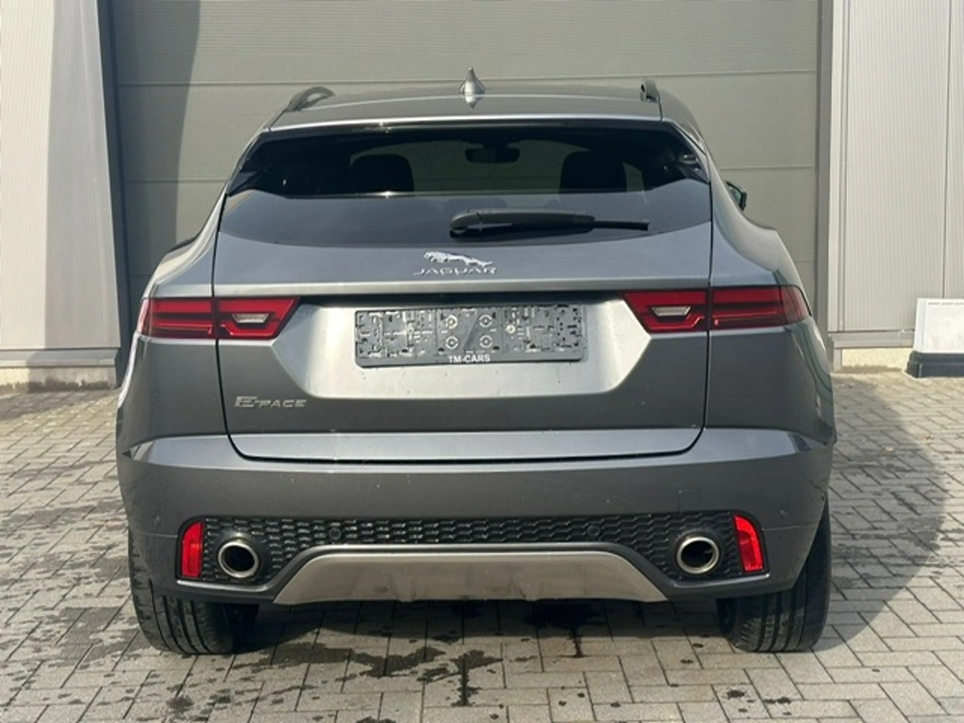 Jaguar E-Pace E-Pace 2.0 T AWD R-Dynamic HSE (EU6.2) — photo 3