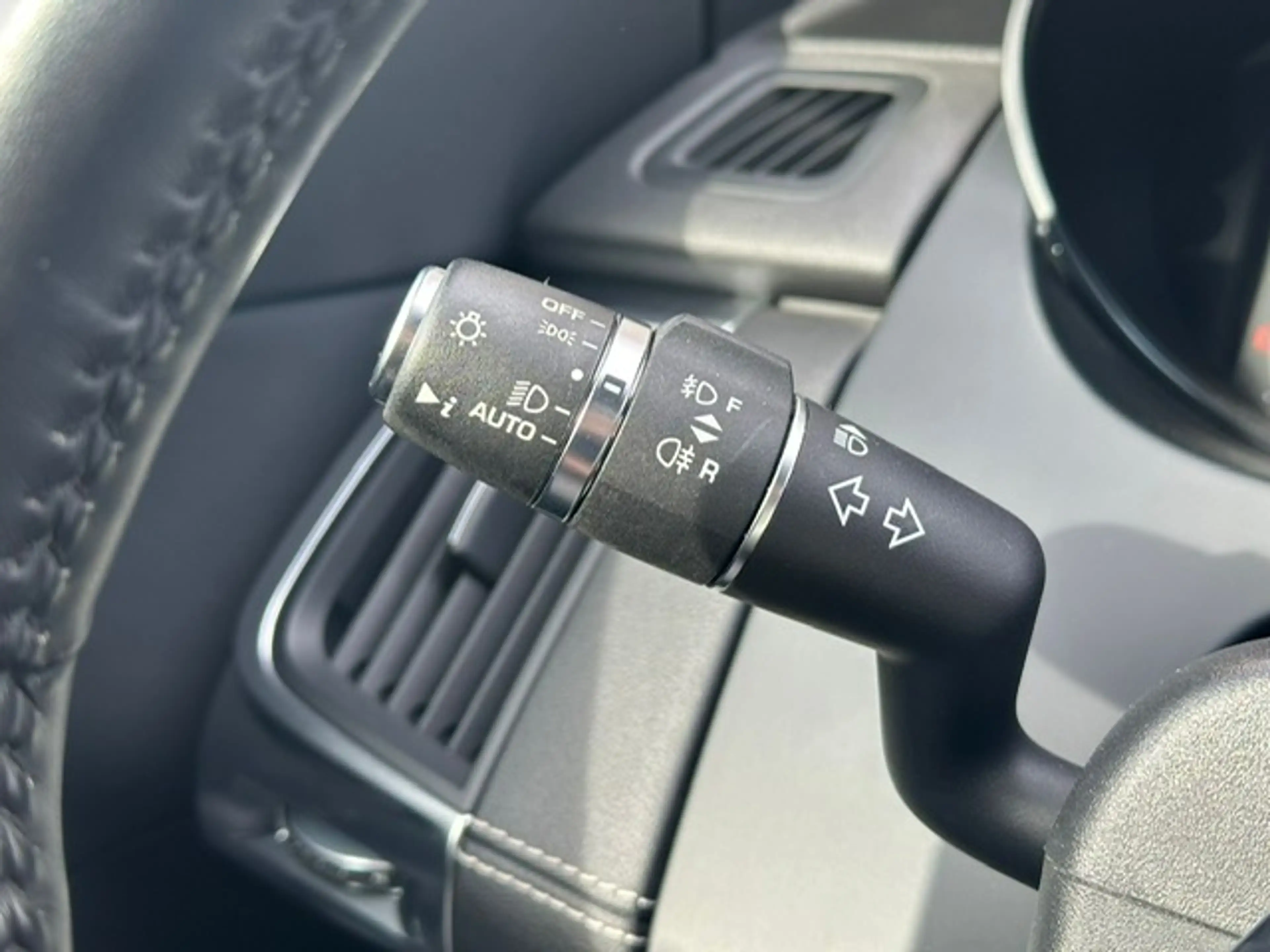 Jaguar E-Pace E-Pace 2.0 T AWD R-Dynamic HSE (EU6.2) — photo 14
