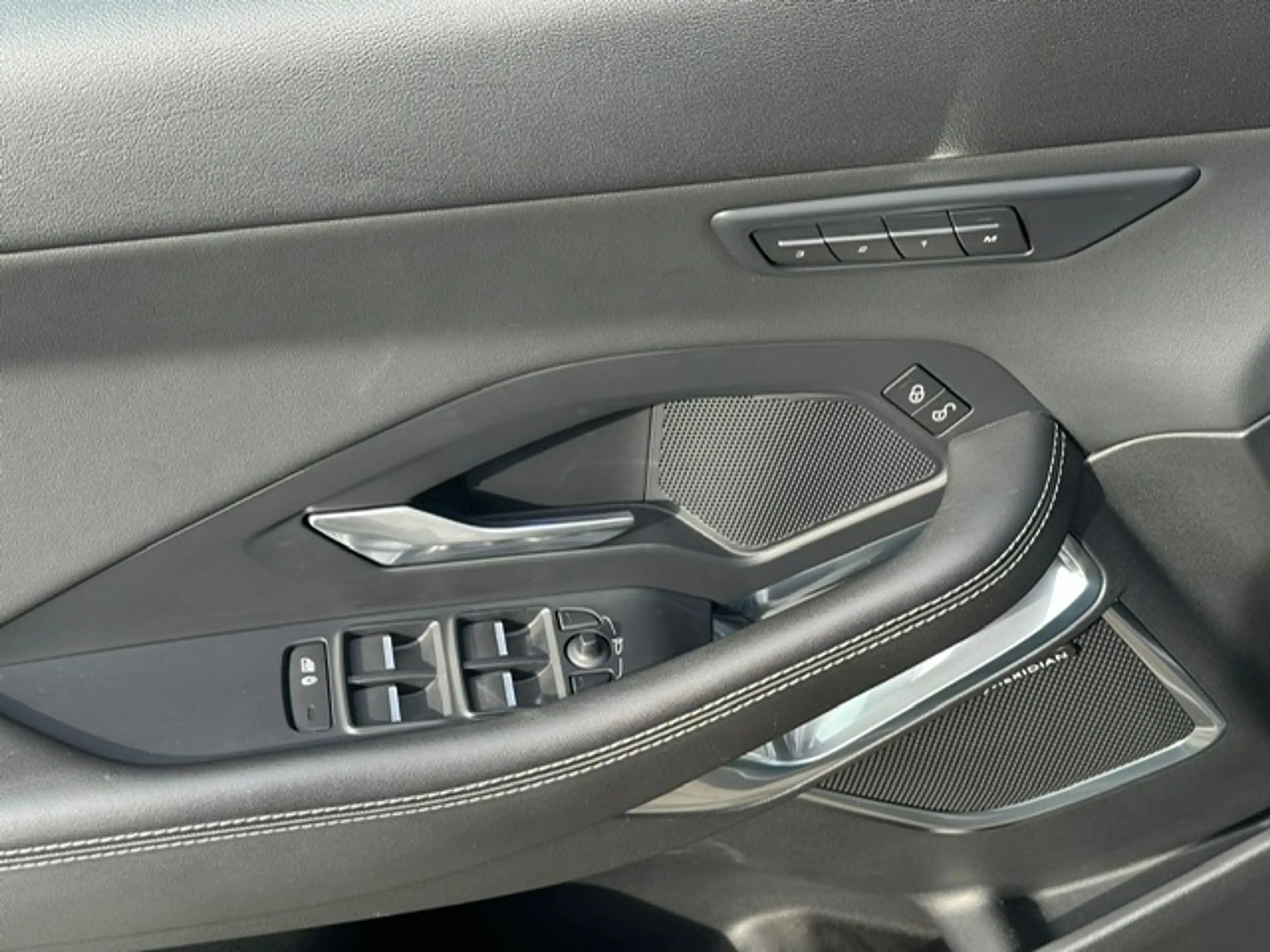 Jaguar E-Pace E-Pace 2.0 T AWD R-Dynamic HSE (EU6.2) — photo 13
