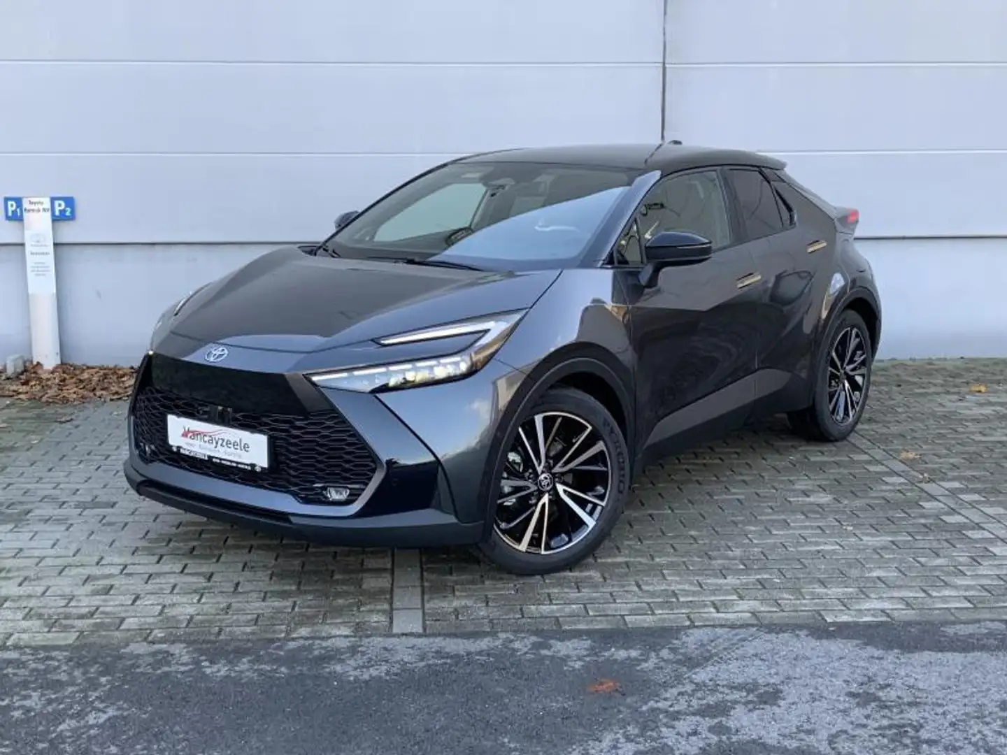 Toyota C-HR Premium+360°cam+nav+sensoren v Grijs - 1