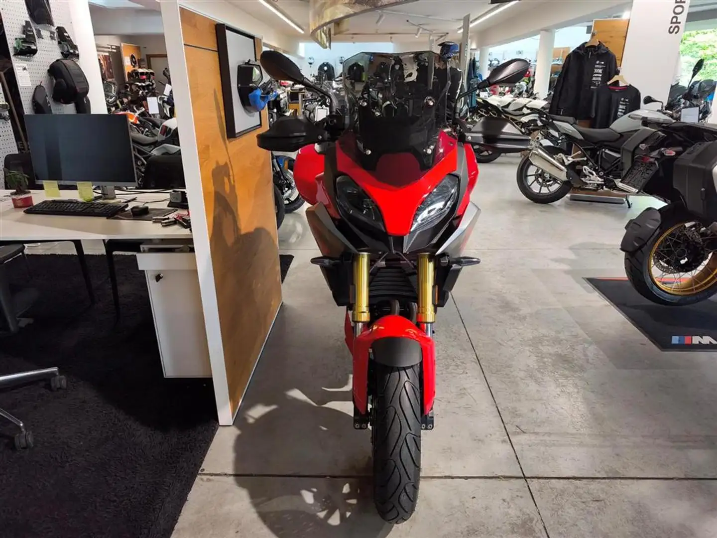 BMW F 900 XR 0 Rood - 2