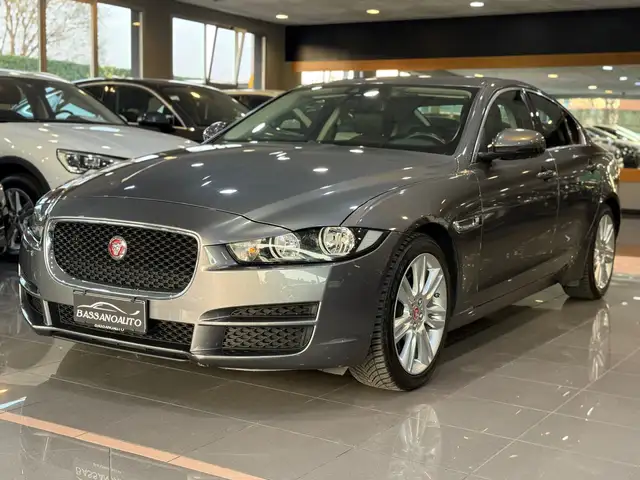 Jaguar XE 2.0d Business AUTO 180CV 95.000 KM!!
