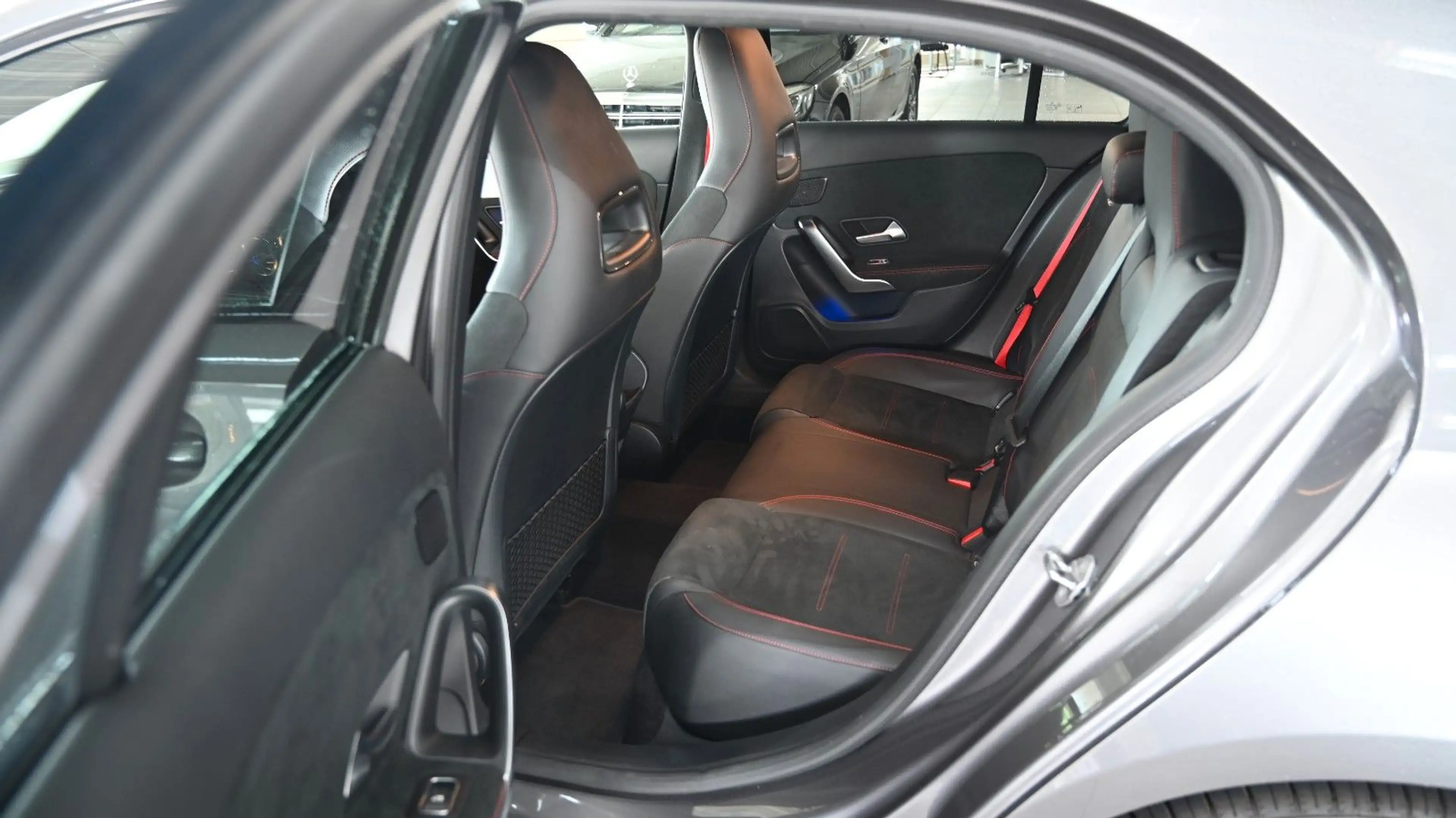 Mercedes-Benz A 35 AMG 4Matic *KAMERA*SPORT*TOP*ALCANTARA — photo 15
