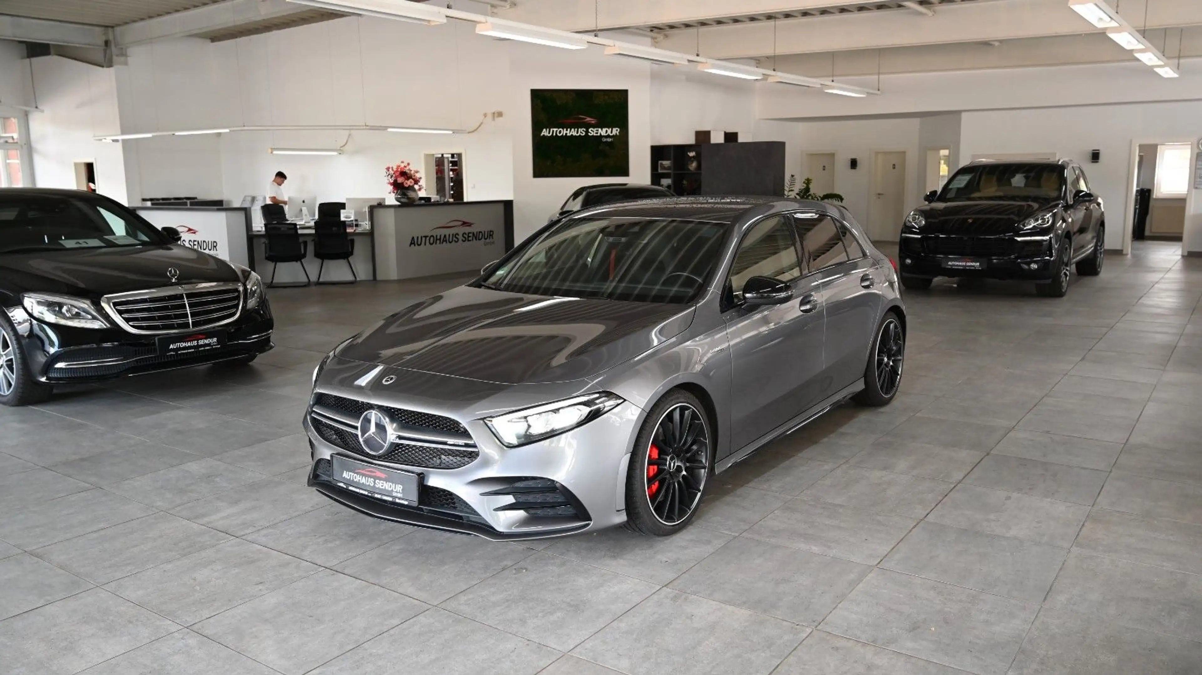 Mercedes-Benz A 35 AMG 4Matic *KAMERA*SPORT*TOP*ALCANTARA