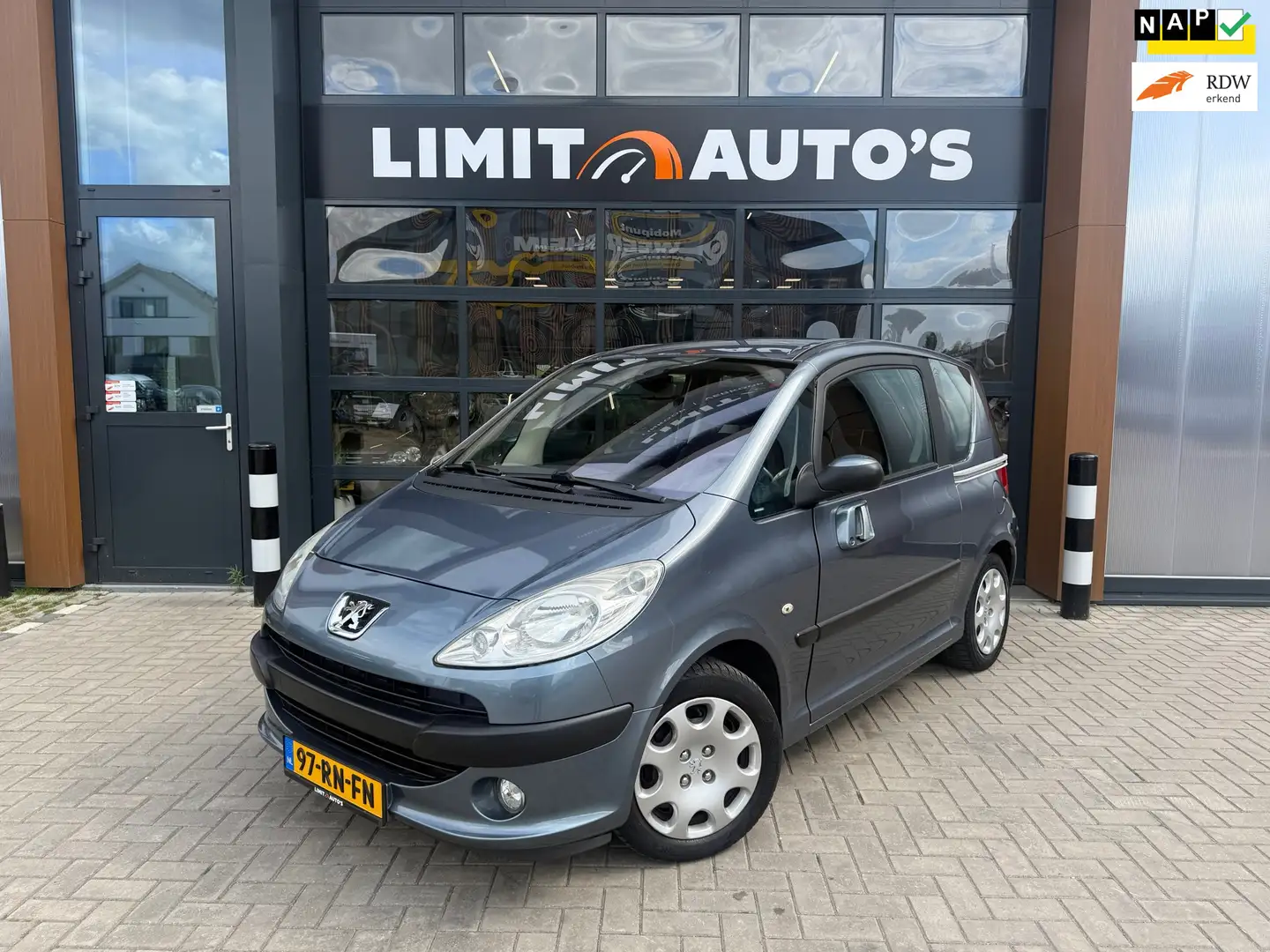 Peugeot 1007 1.4 Gentry/Airco/Elek.Ramen/Nap/Apk!! Grau - 1