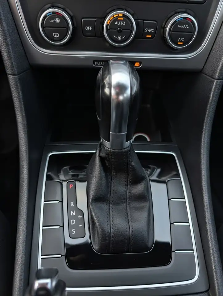 Volkswagen Passat снимка Volkswagen Passat