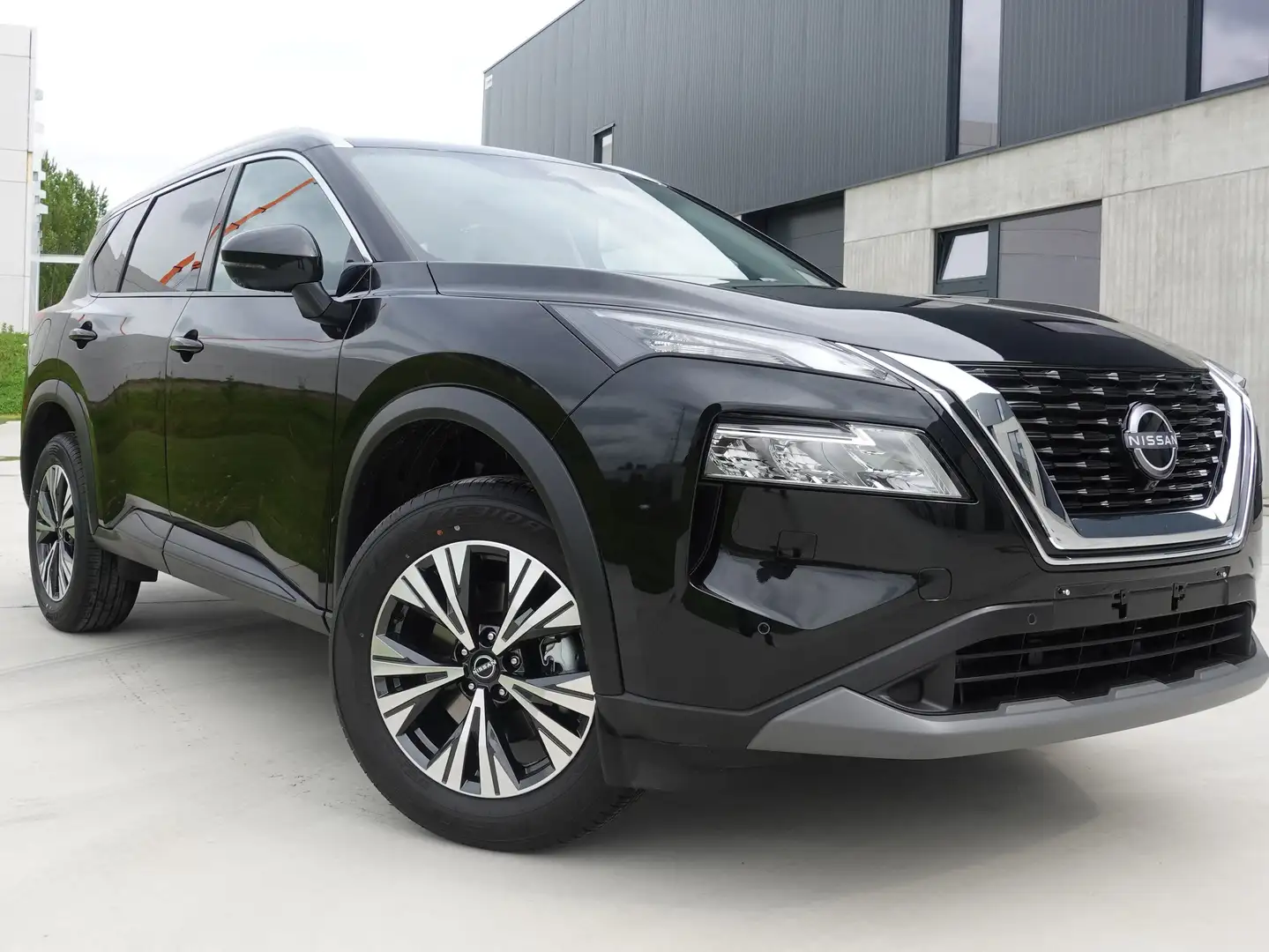 Nissan X-Trail N-Connecta MildHybr, 7pl, Apple/Android , New Zwart - 1
