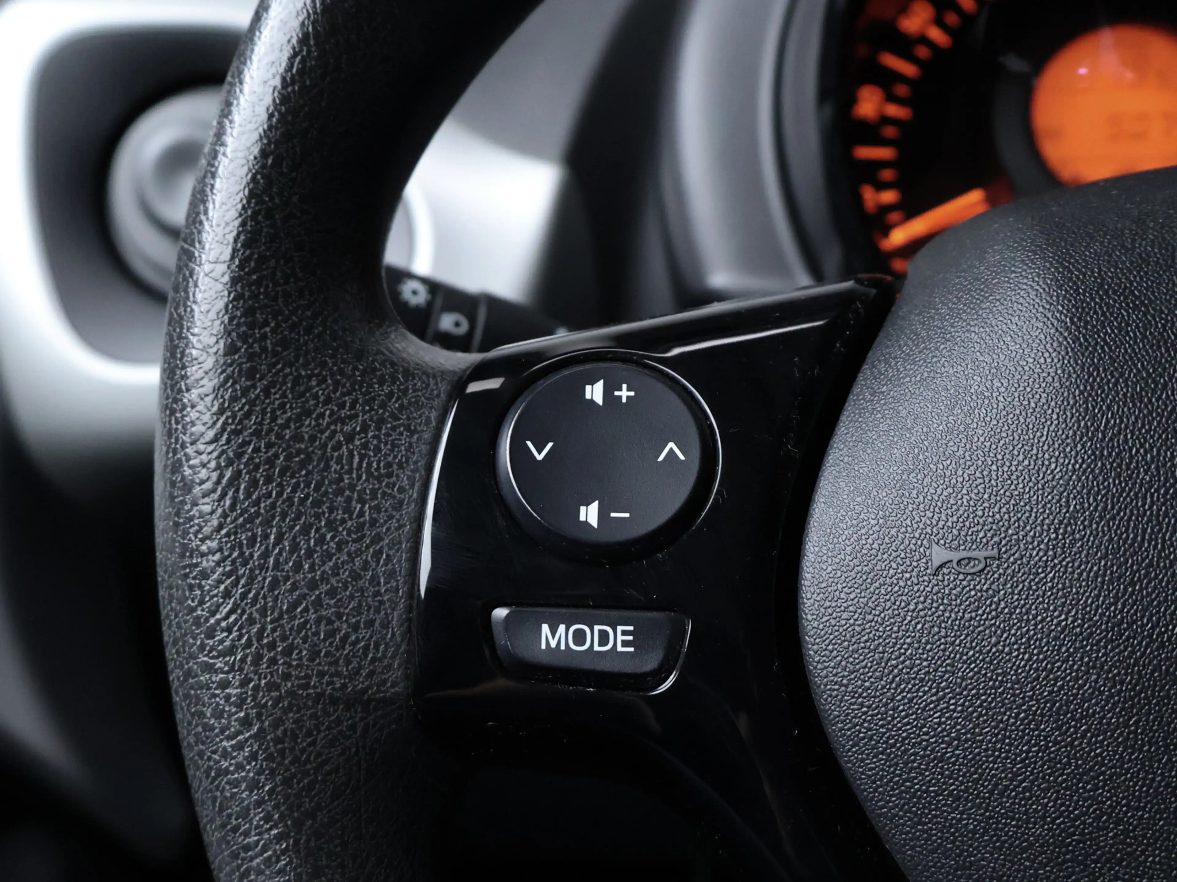 Peugeot 108 1.0 e-VTi Blue Lion Sport (AIRCO,CRUISE,SPORTSTOEL — photo 9