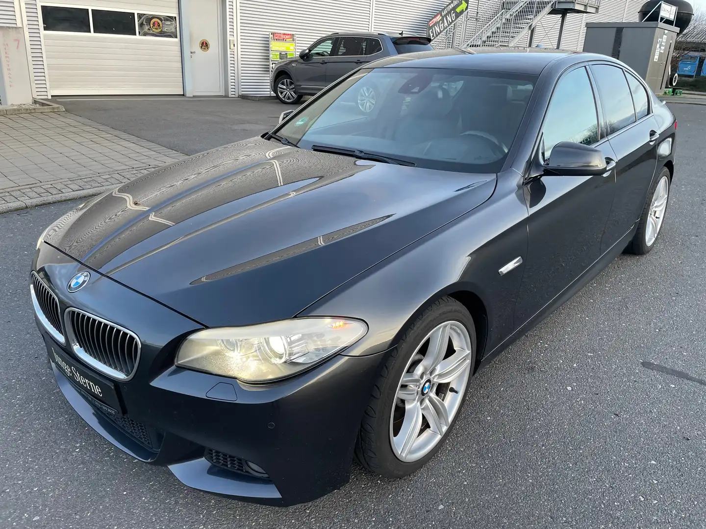 BMW 530 d M-Sportpaket 2.Hand K-Sitze  HUD  Alu"19 Grau - 1