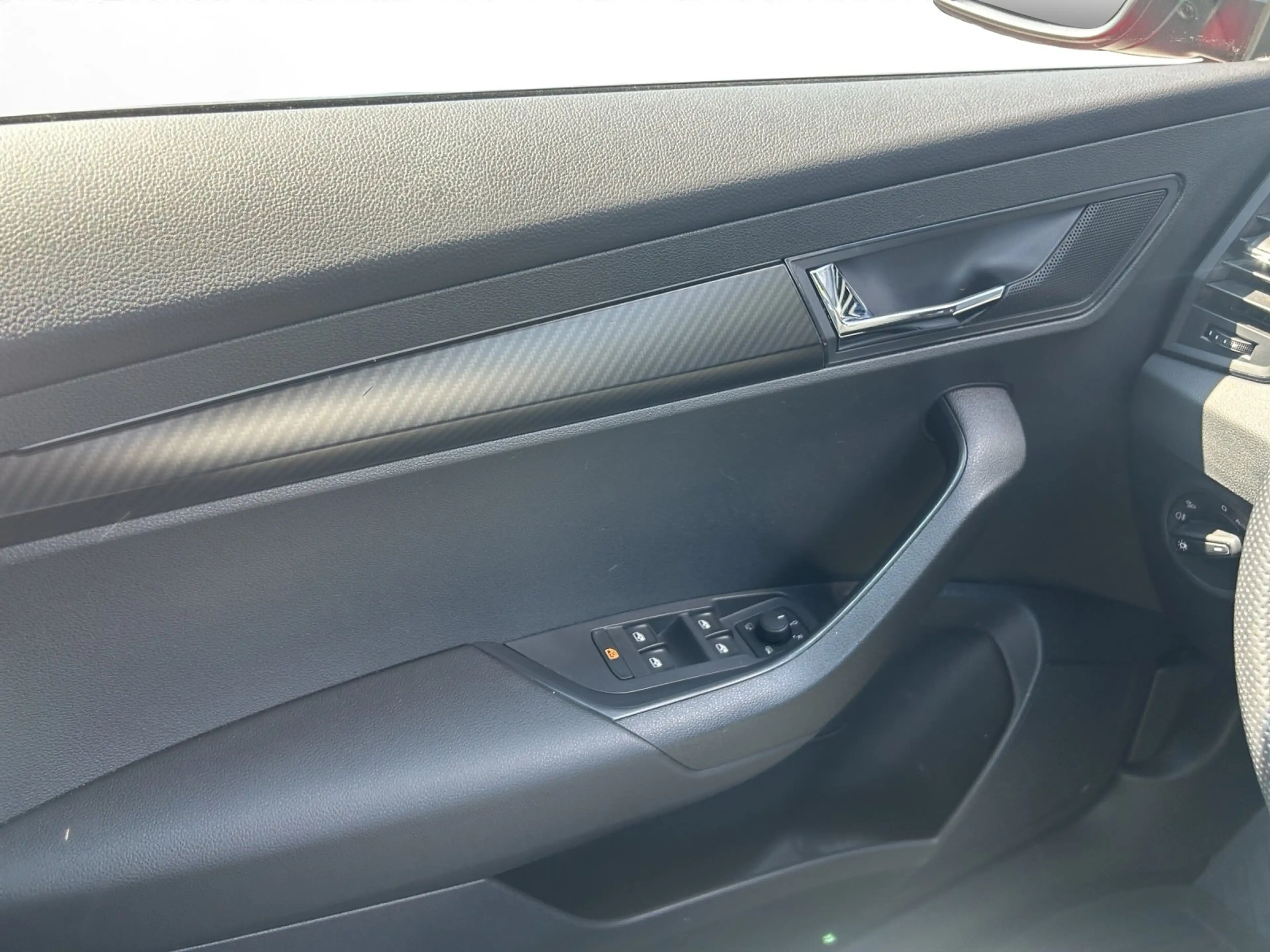 Skoda Karoq 2.0 TDI DSG 4x4 SPORTLINE | NAVI | ACC | — photo 10