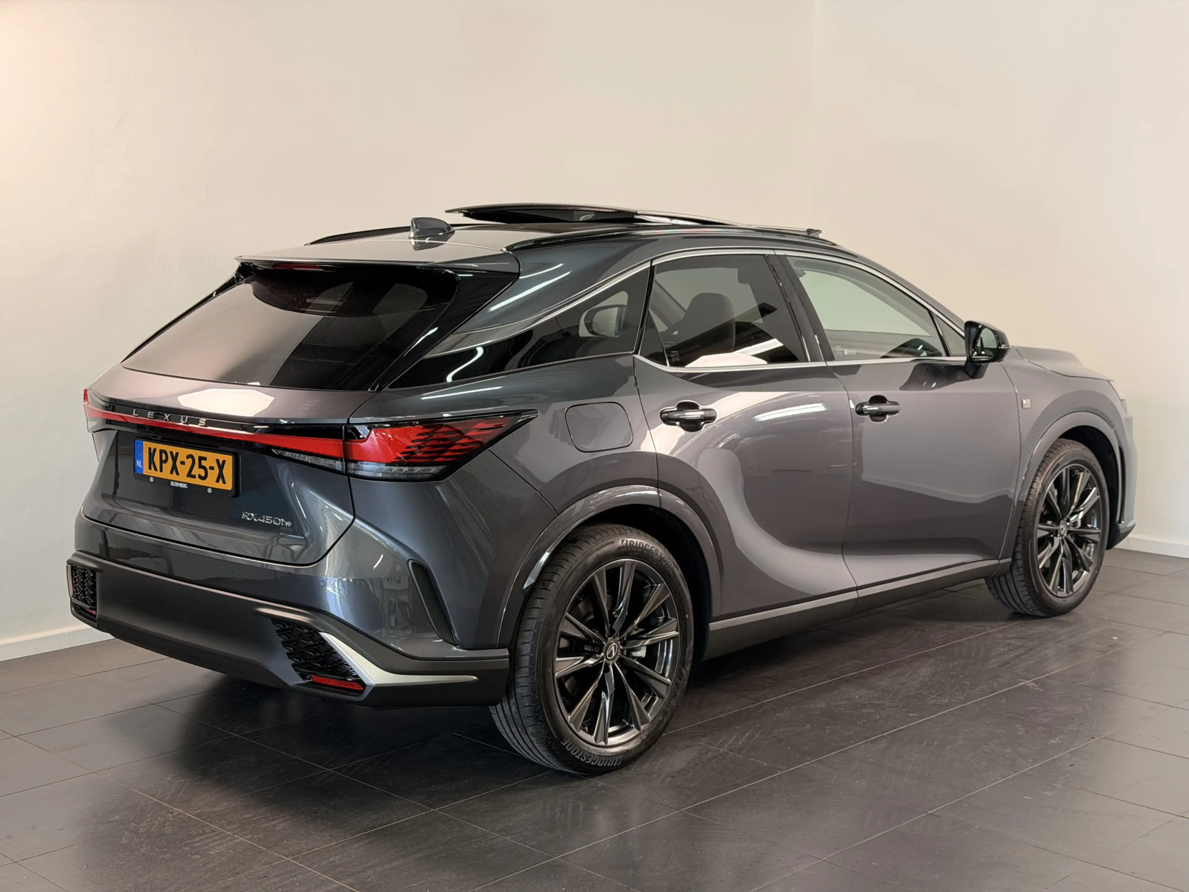 Lexus RX 450h 450h+ Plug-in Hybrid F-Sport Edition — photo 4