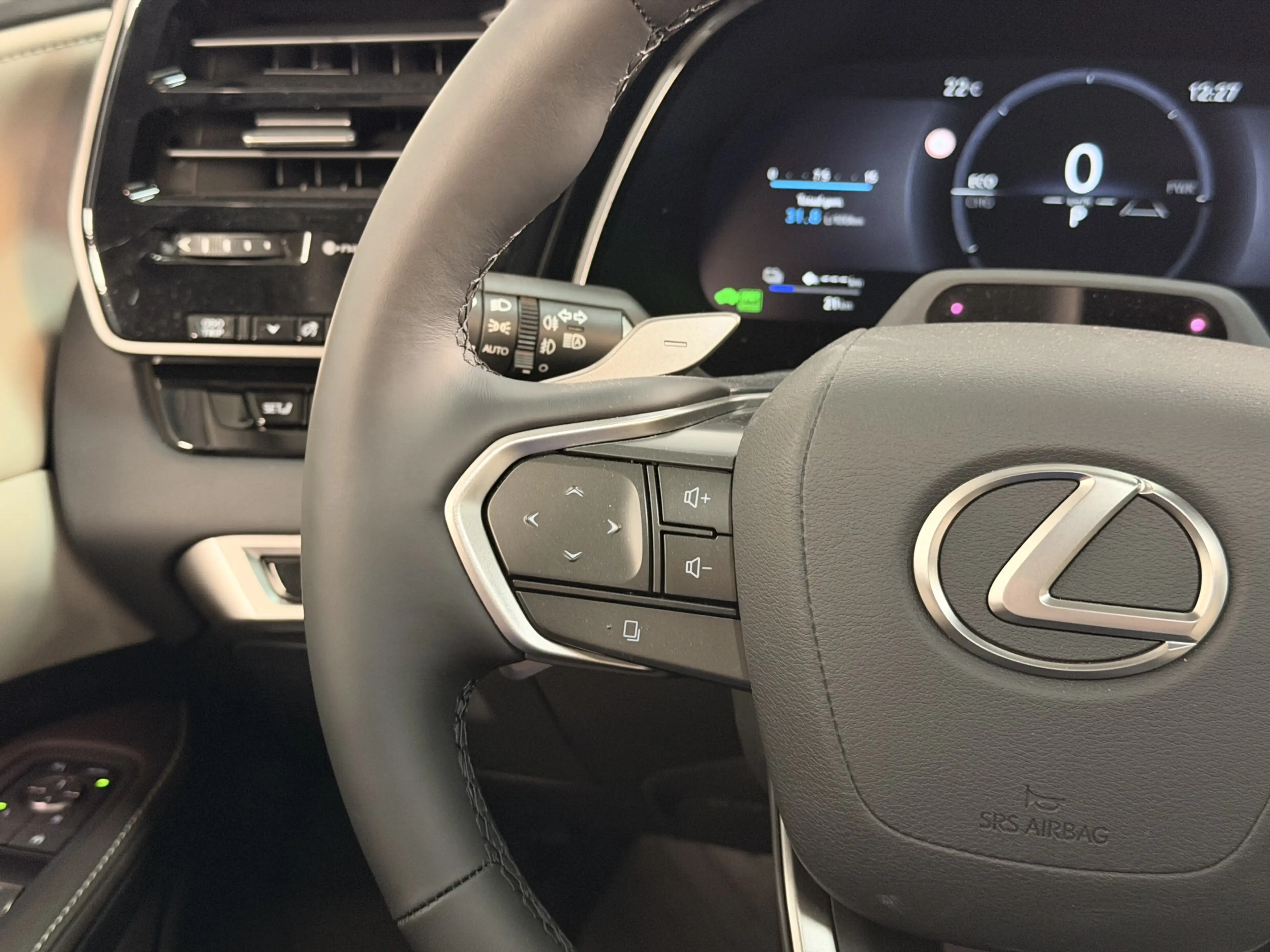 Lexus RX 450h 450h+ Plug-in Hybrid F-Sport Edition — photo 12