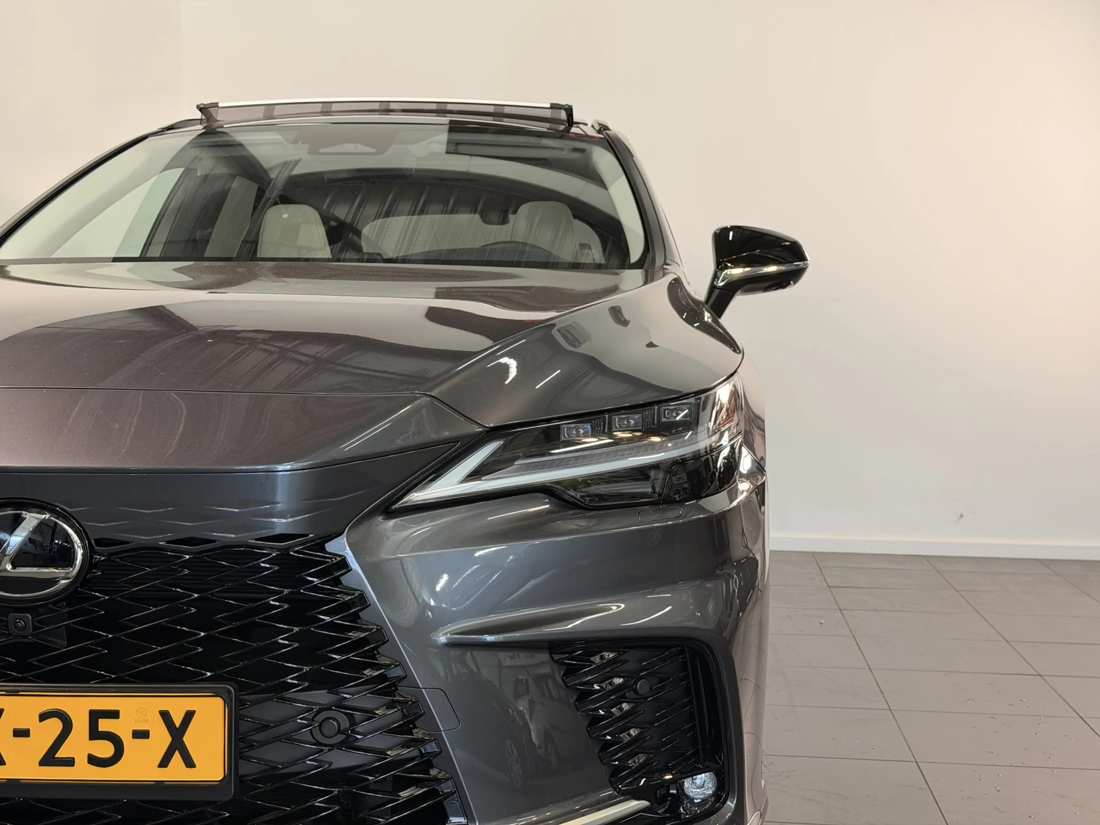 Lexus RX 450h 450h+ Plug-in Hybrid F-Sport Edition — photo 3