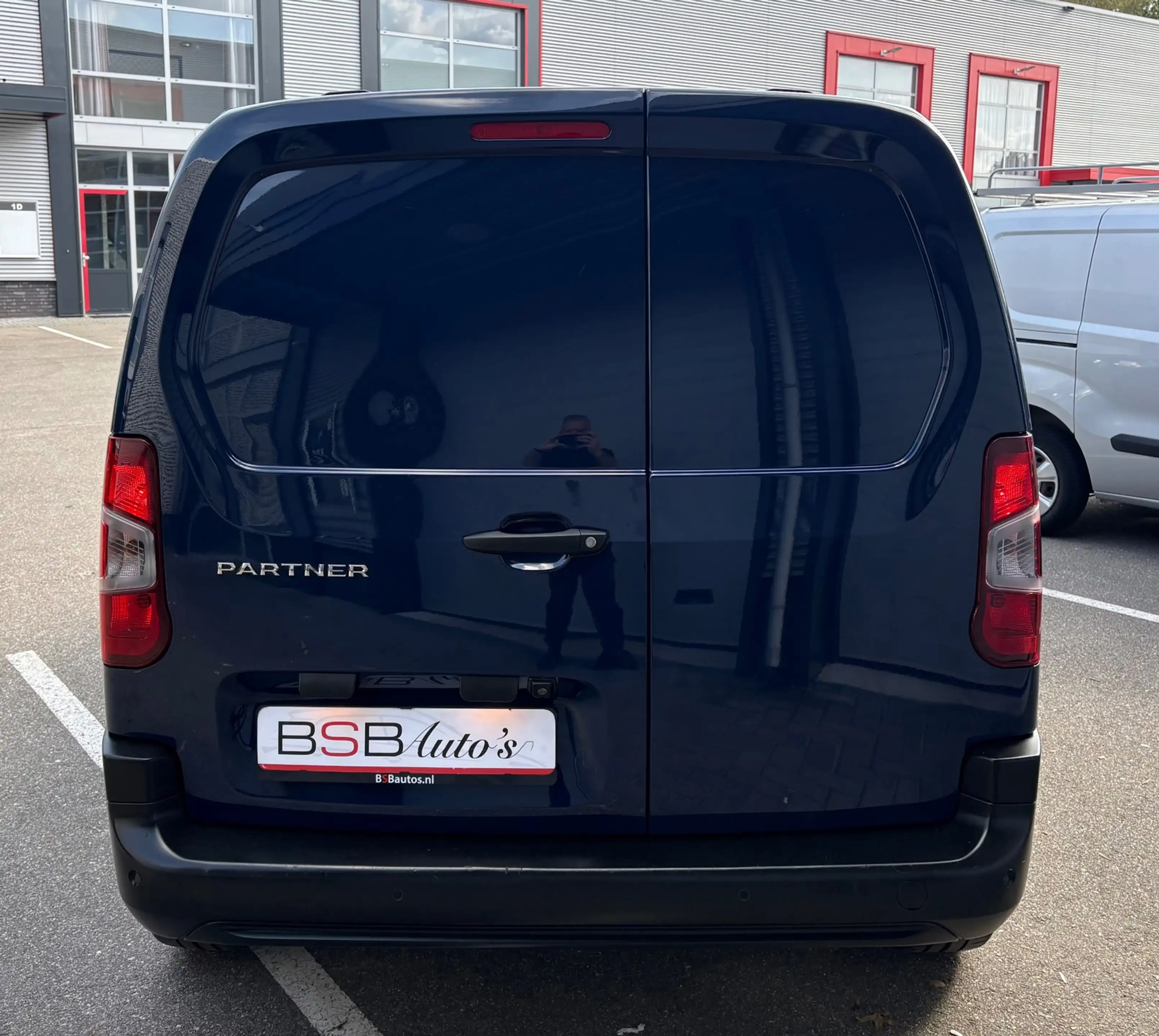 Peugeot Partner 1.2 PureTech Premium Automaat 130pk Airco Navi Cru — photo 5