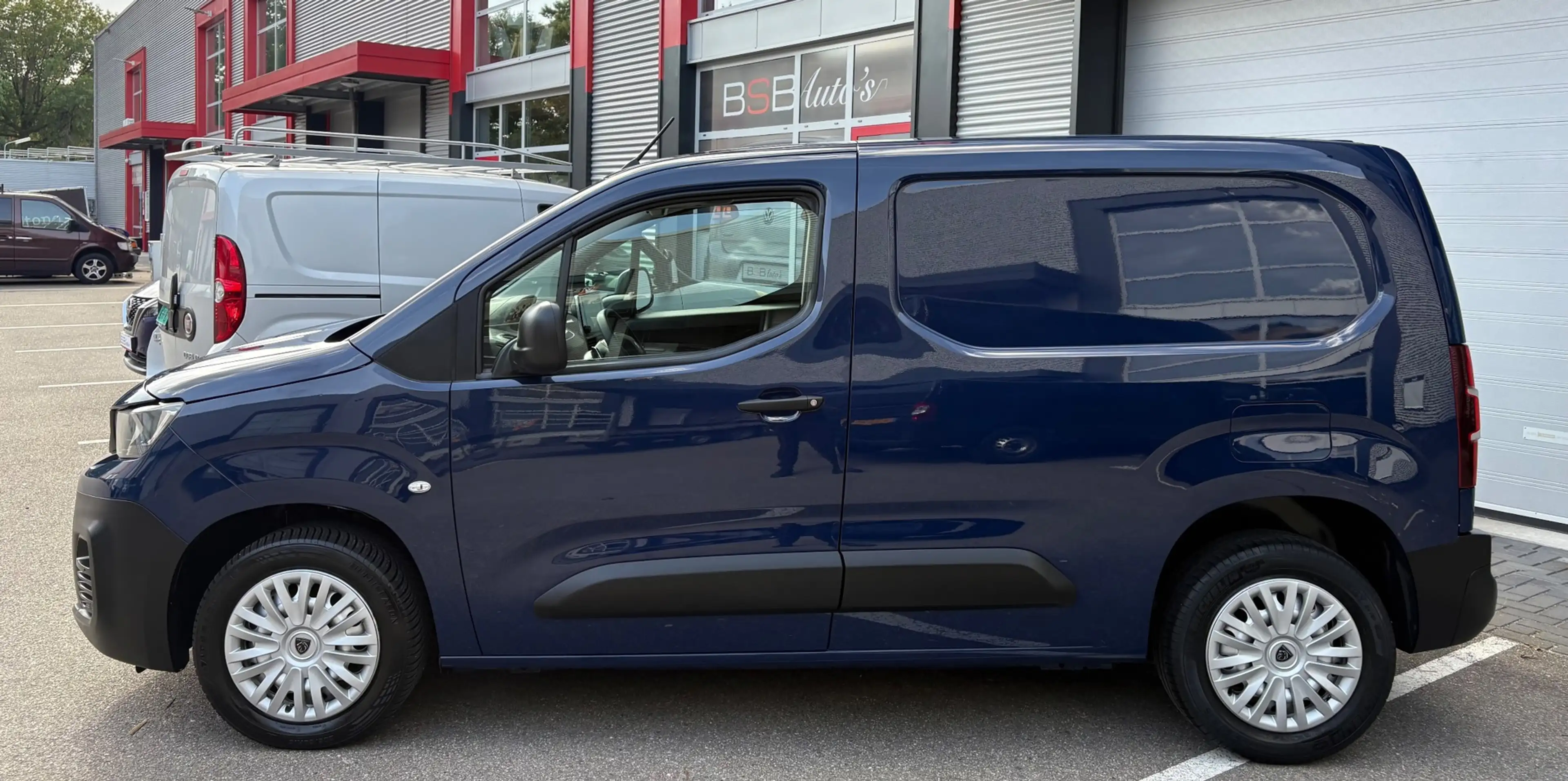 Peugeot Partner 1.2 PureTech Premium Automaat 130pk Airco Navi Cru — photo 3