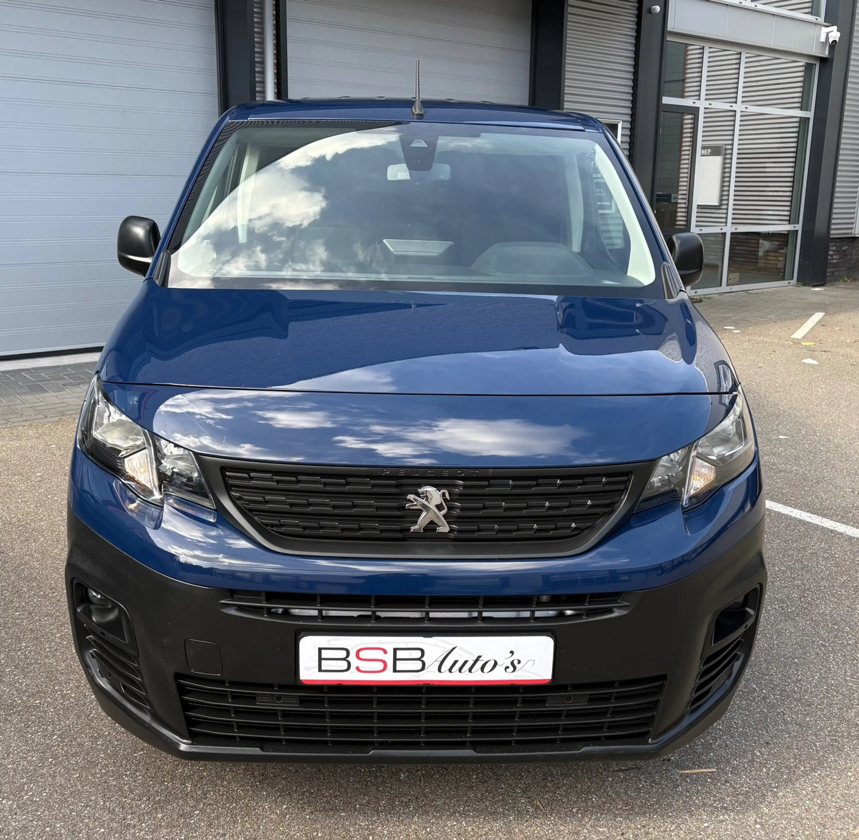 Peugeot Partner 1.2 PureTech Premium Automaat 130pk Airco Navi Cru — photo 11