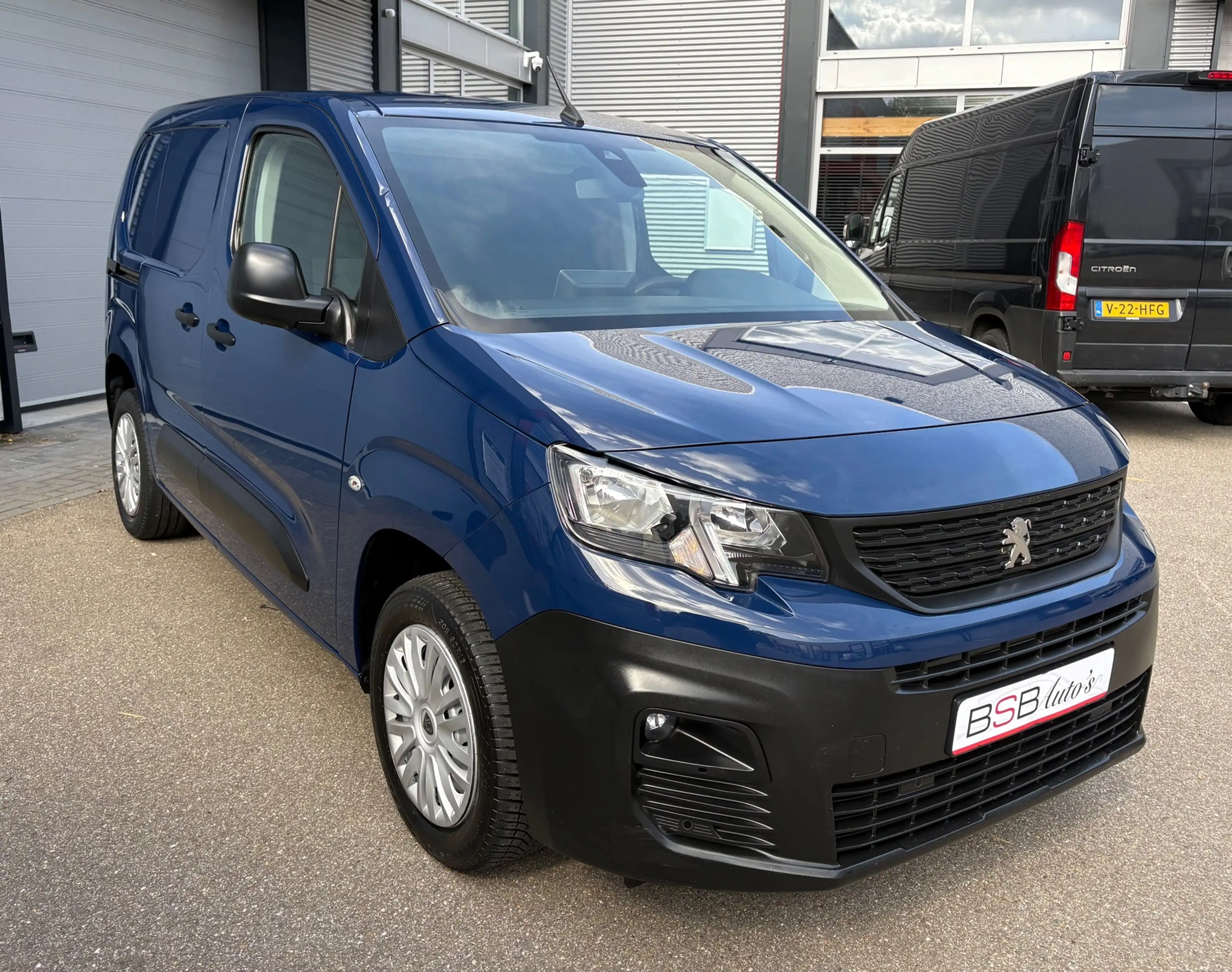 Peugeot Partner 1.2 PureTech Premium Automaat 130pk Airco Navi Cru — photo 10