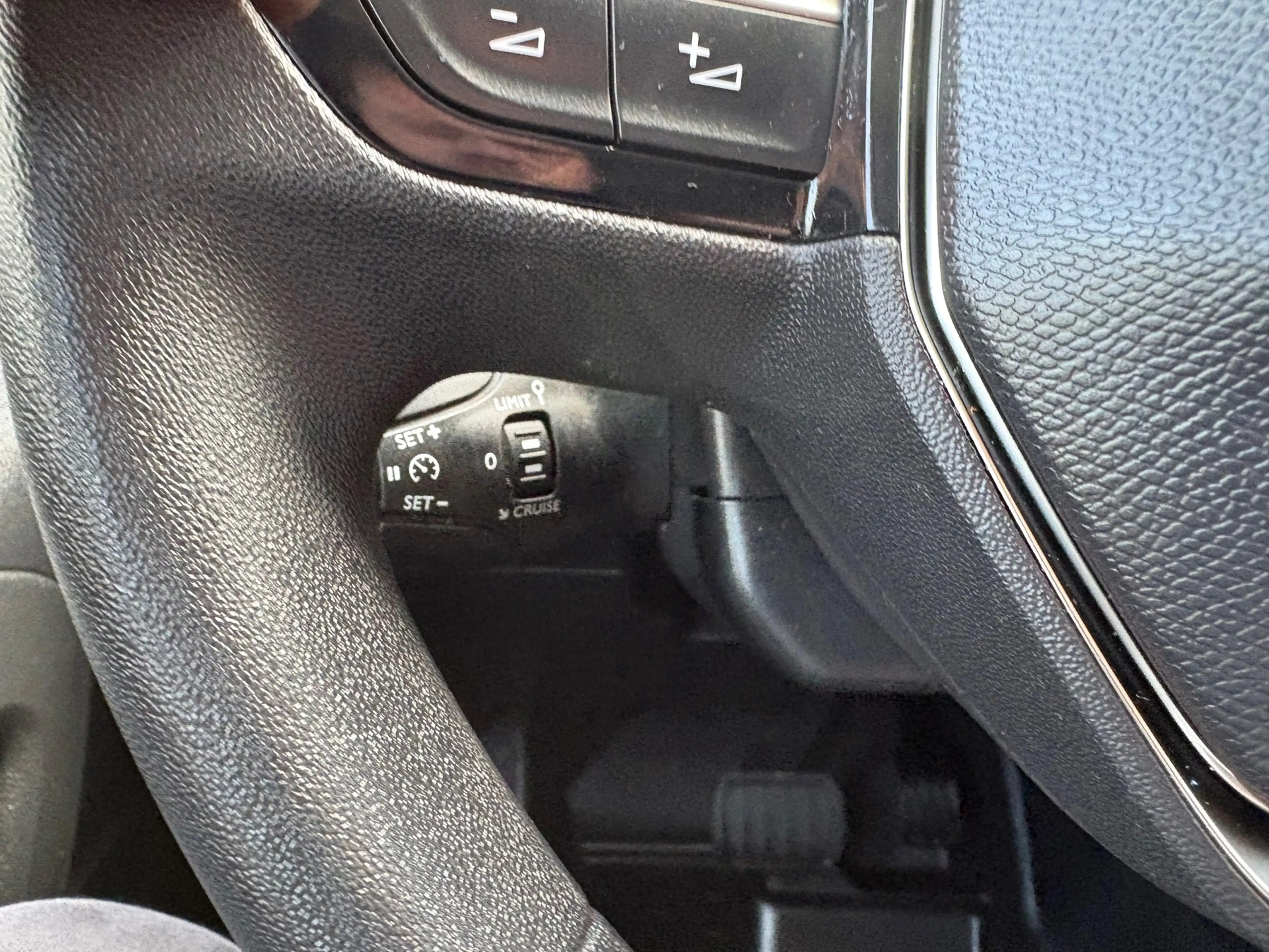 Peugeot Partner 1.2 PureTech Premium Automaat 130pk Airco Navi Cru — photo 16
