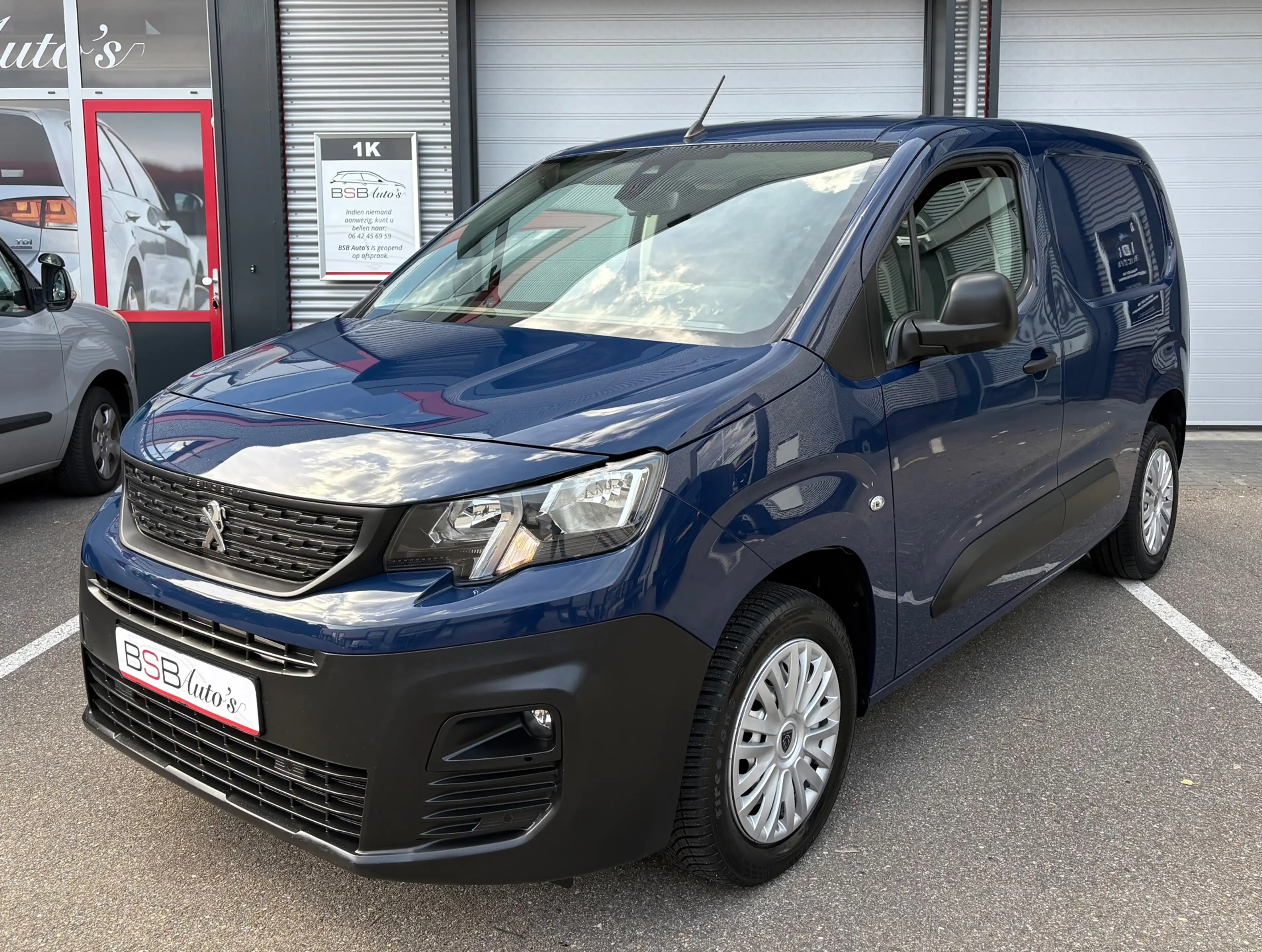 Peugeot Partner 1.2 PureTech Premium Automaat 130pk Airco Navi Cru — photo 2