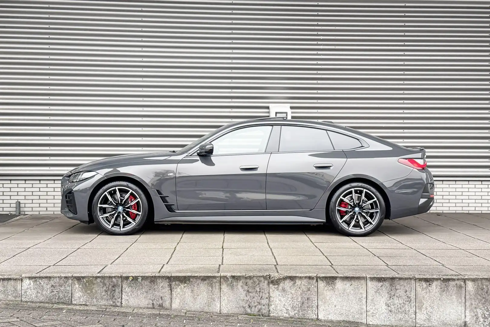 BMW i4 eDrive40 M Sportpakket Pro / High Executive / Schu Gris - 2