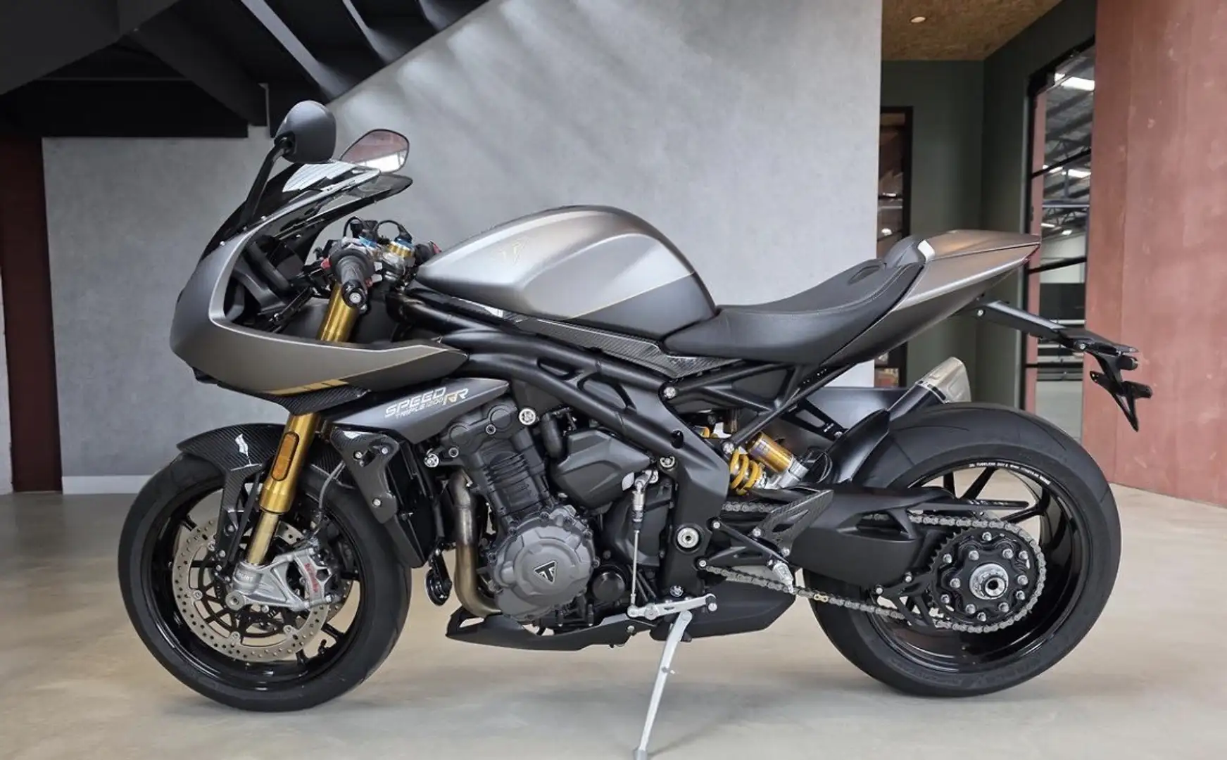 Triumph Speed Triple R 2024 Triumph Speed Triple 1200 RR Breitling Specia - 1