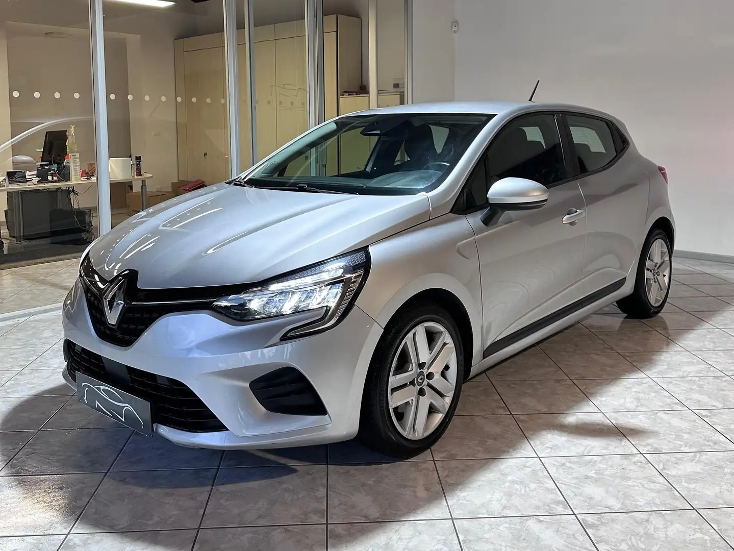 Renault Clio Clio V 2022 1.5 blue dci Business 100cv Unipropr. Plateado - 1