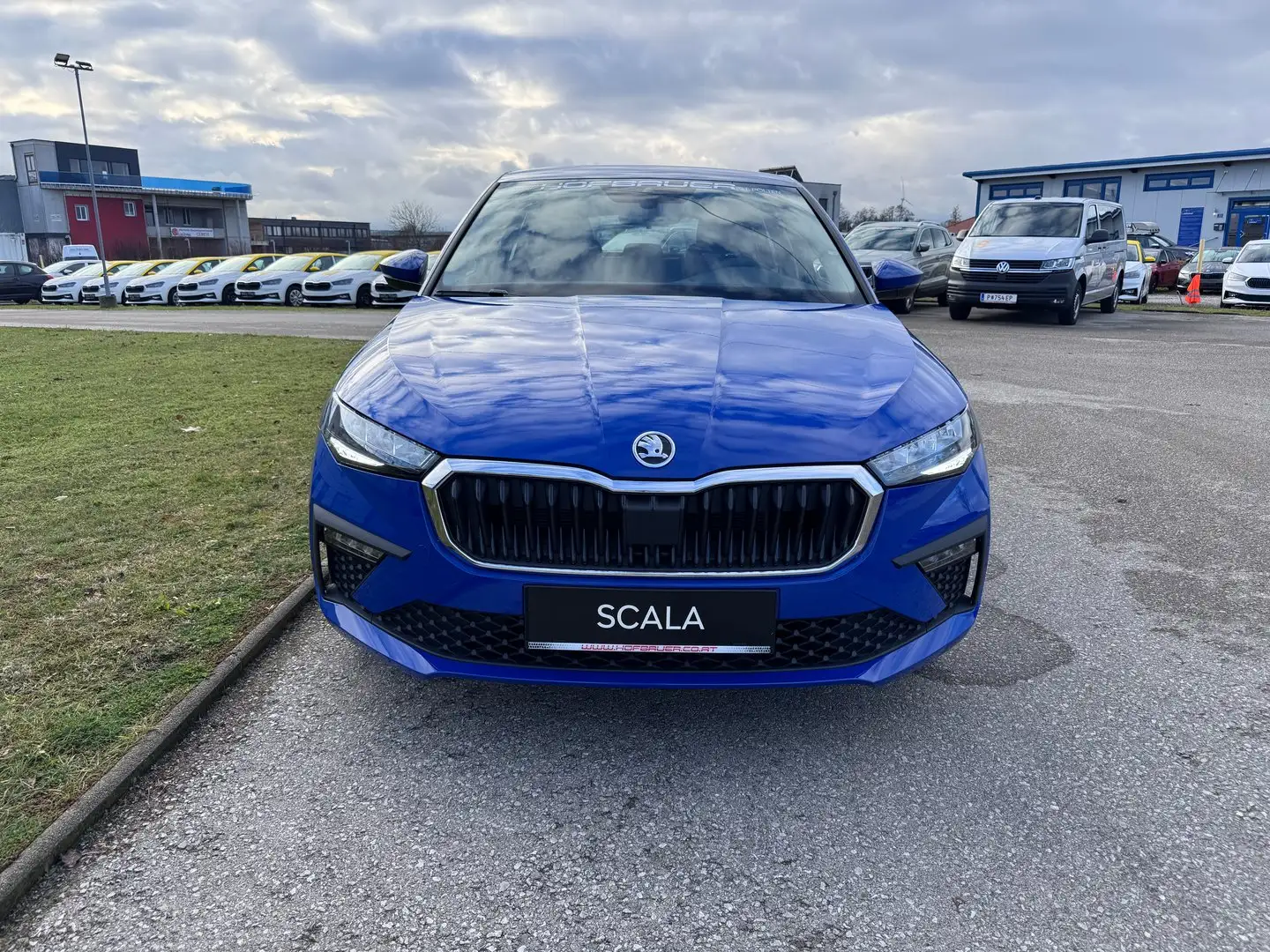 Skoda Scala Essence TSI Blau - 2