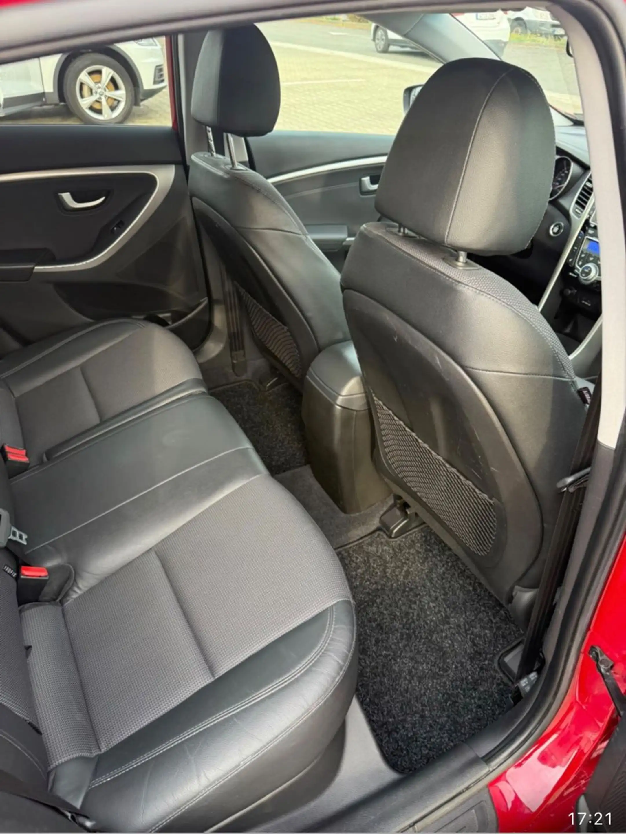 Hyundai i30 FIFA World Cup Edition — photo 15