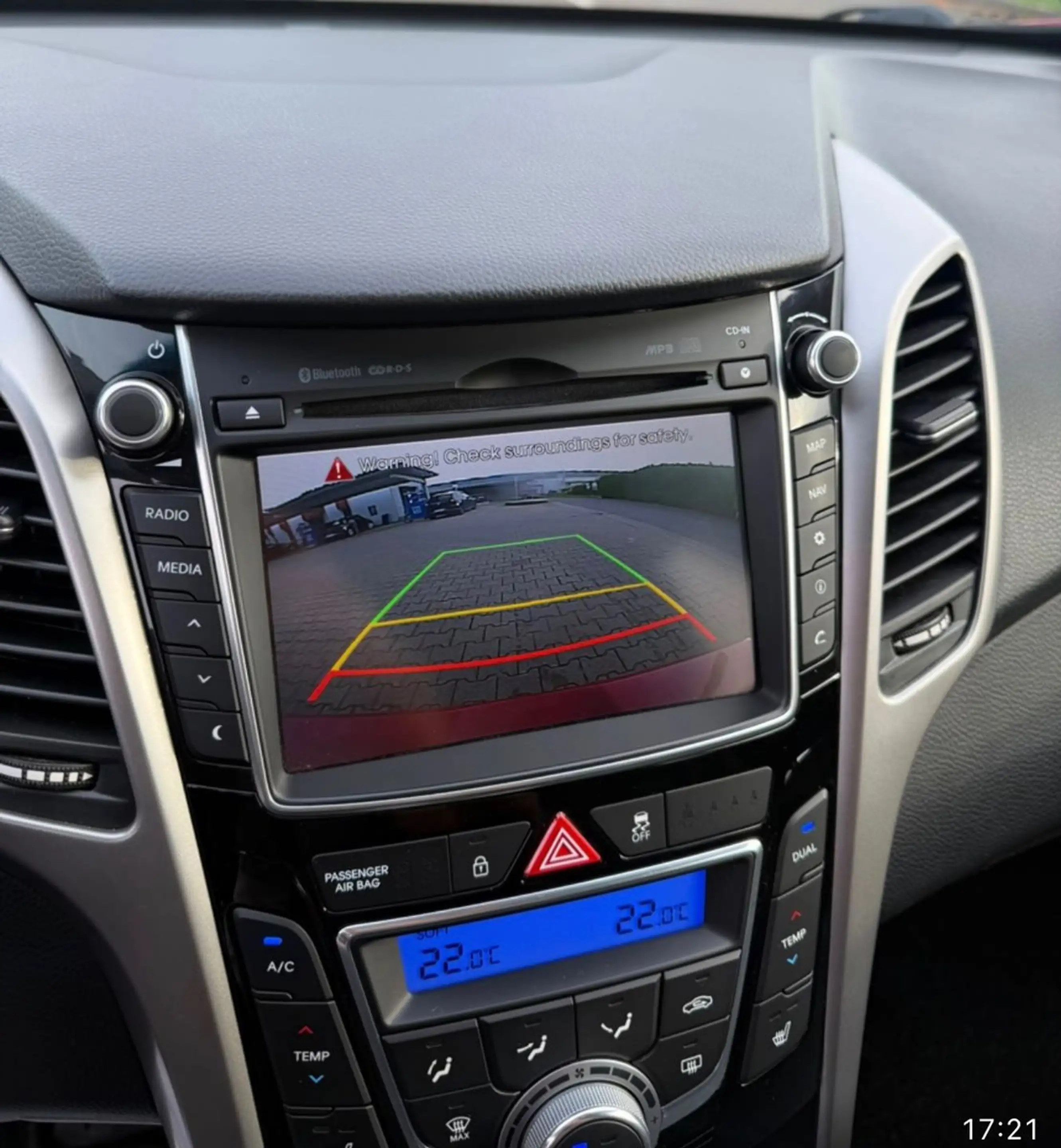 Hyundai i30 FIFA World Cup Edition — photo 11