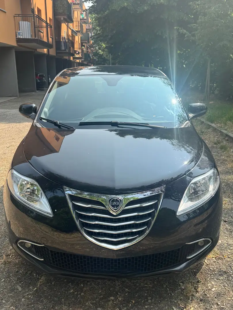 Lancia Ypsilon Ypsilon III 20151.2 Gold ecochic Gpl 69cv my19 Negro - 2