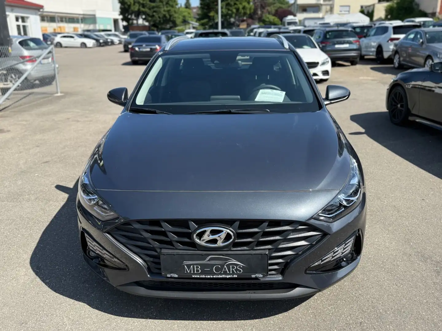 Hyundai i30 cw Pure*SPUR*DAB*AHK* Noir - 2