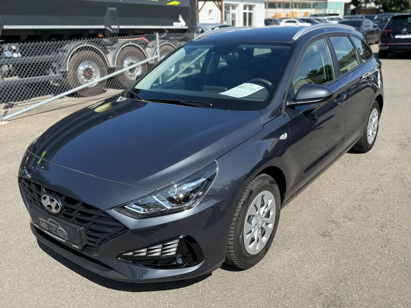 Hyundai i30 cw Pure*SPUR*DAB*AHK* Noir - 1