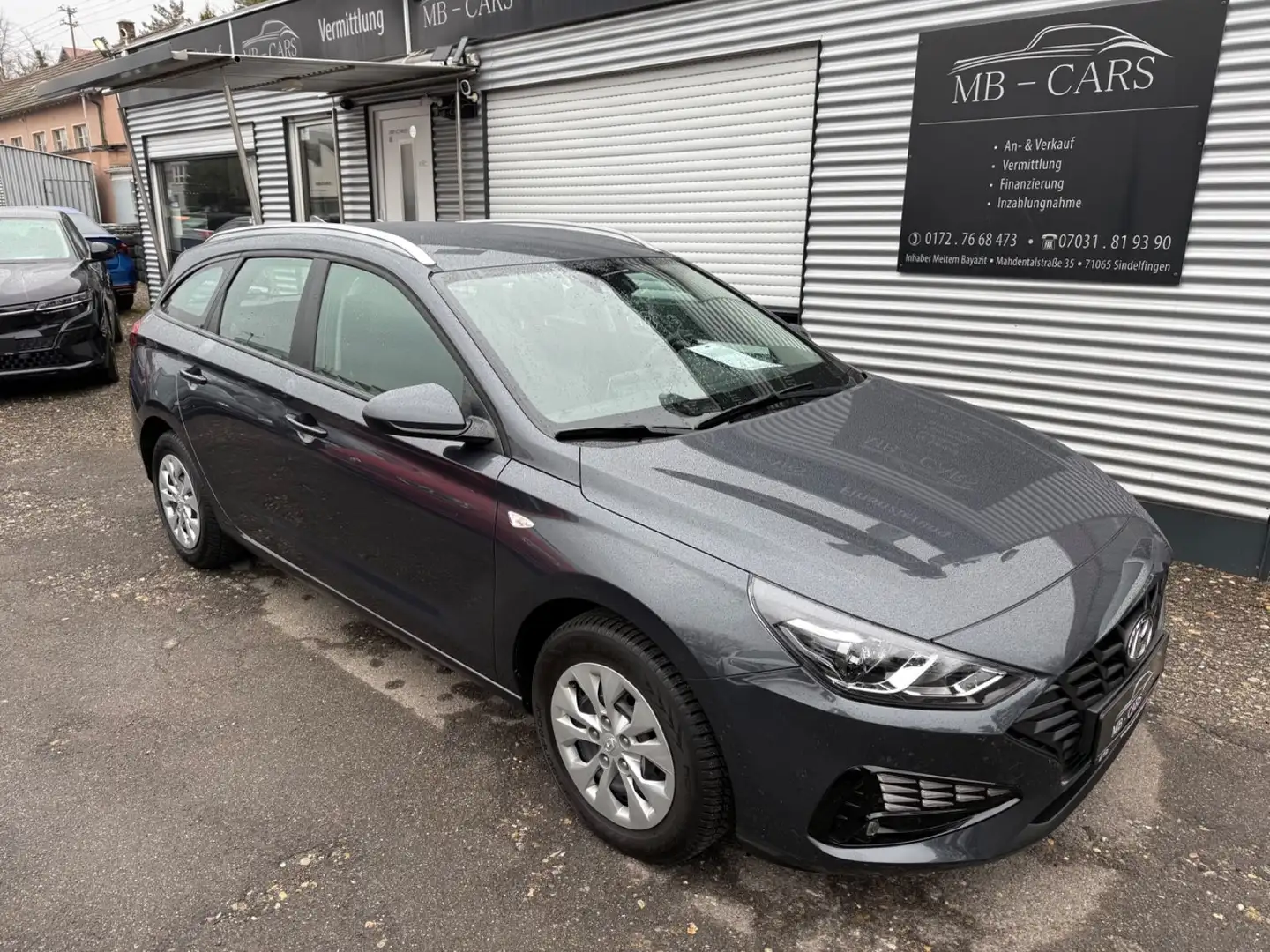 Hyundai i30 cw Pure*SPUR*DAB*AHK* Zwart - 1