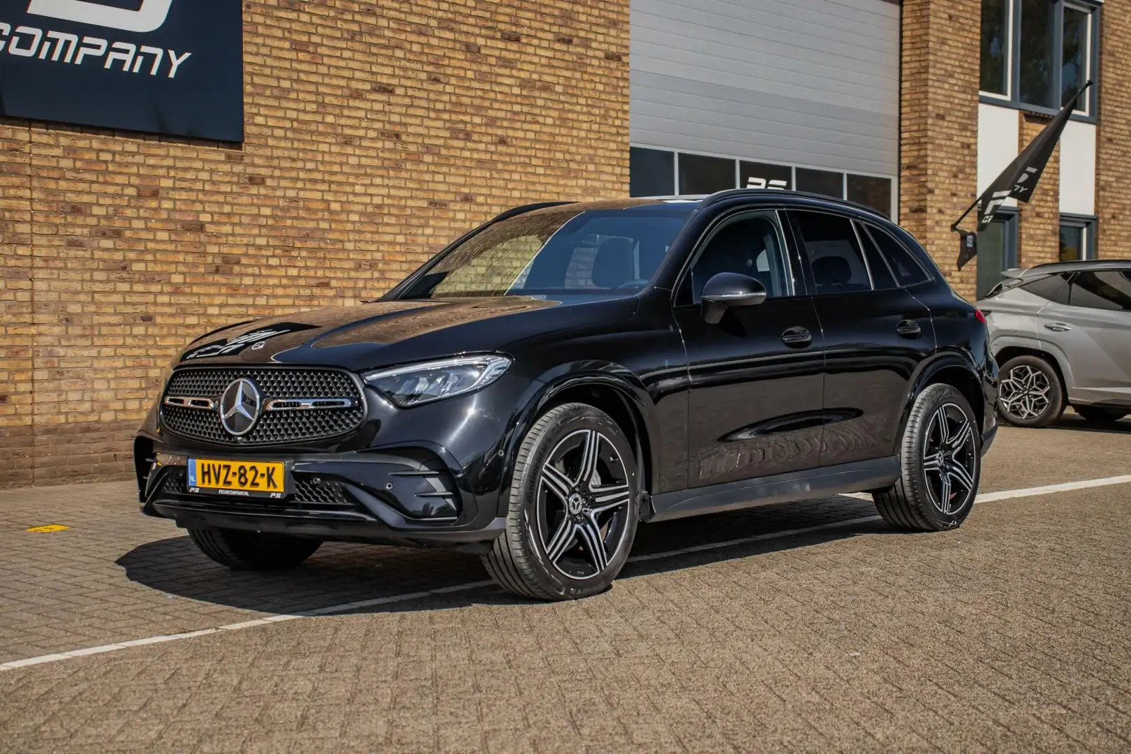 Mercedes-Benz GLC 200 4MATIC AMG Line, Pano, Burmester Noir - 2