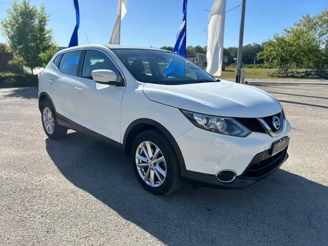 Nissan Qashqai view 2