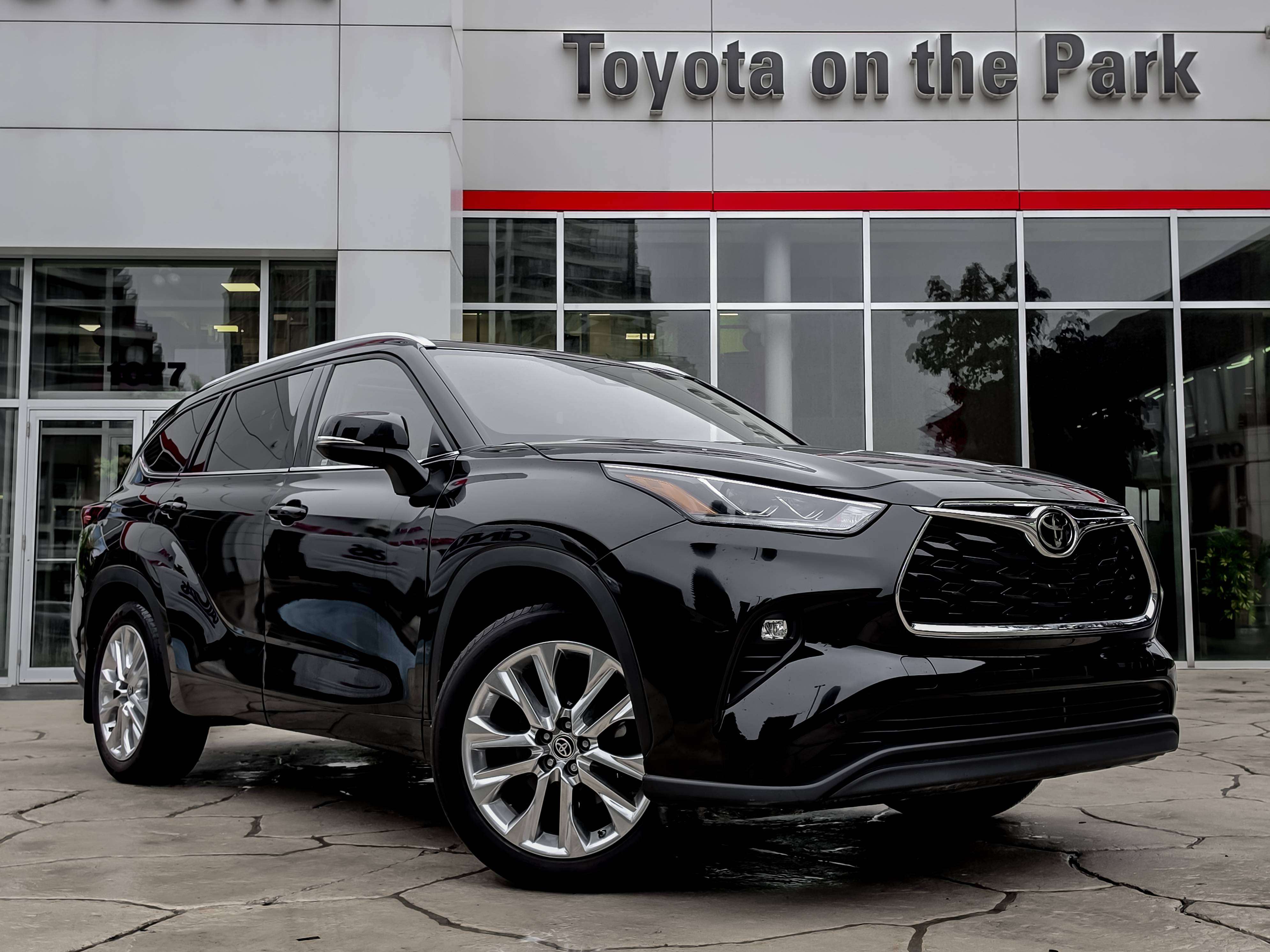 used 2025 Toyota Highlander car, priced at $55,777