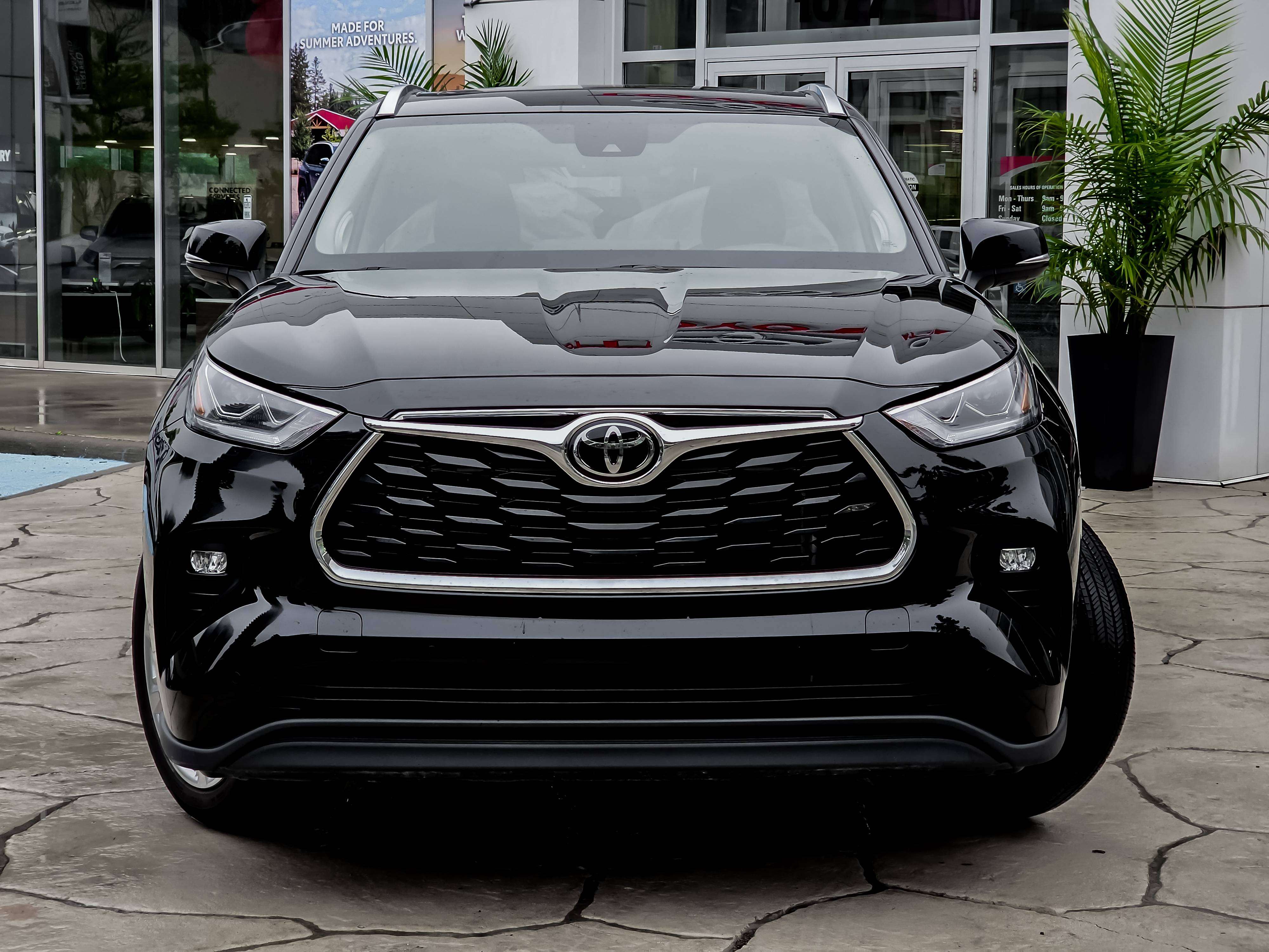 used 2025 Toyota Highlander car, priced at $55,777