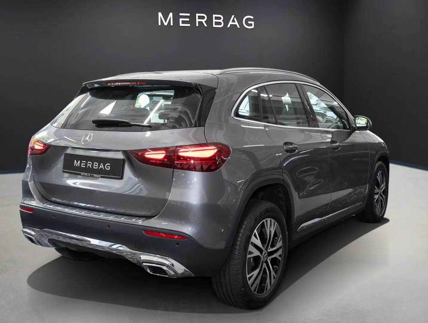 Mercedes-Benz GLA 180 W-Paket ParkAss. LED SpurH el.Heck LM Gris - 2