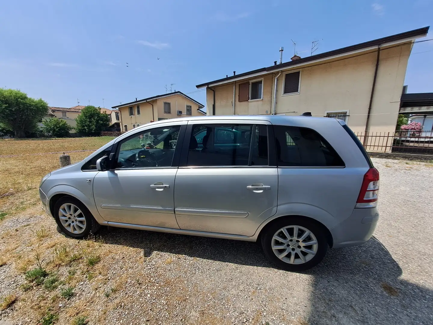 Opel Zafira Zafira II 20051.7 cdti Cosmo 110cv fap Argento - 1