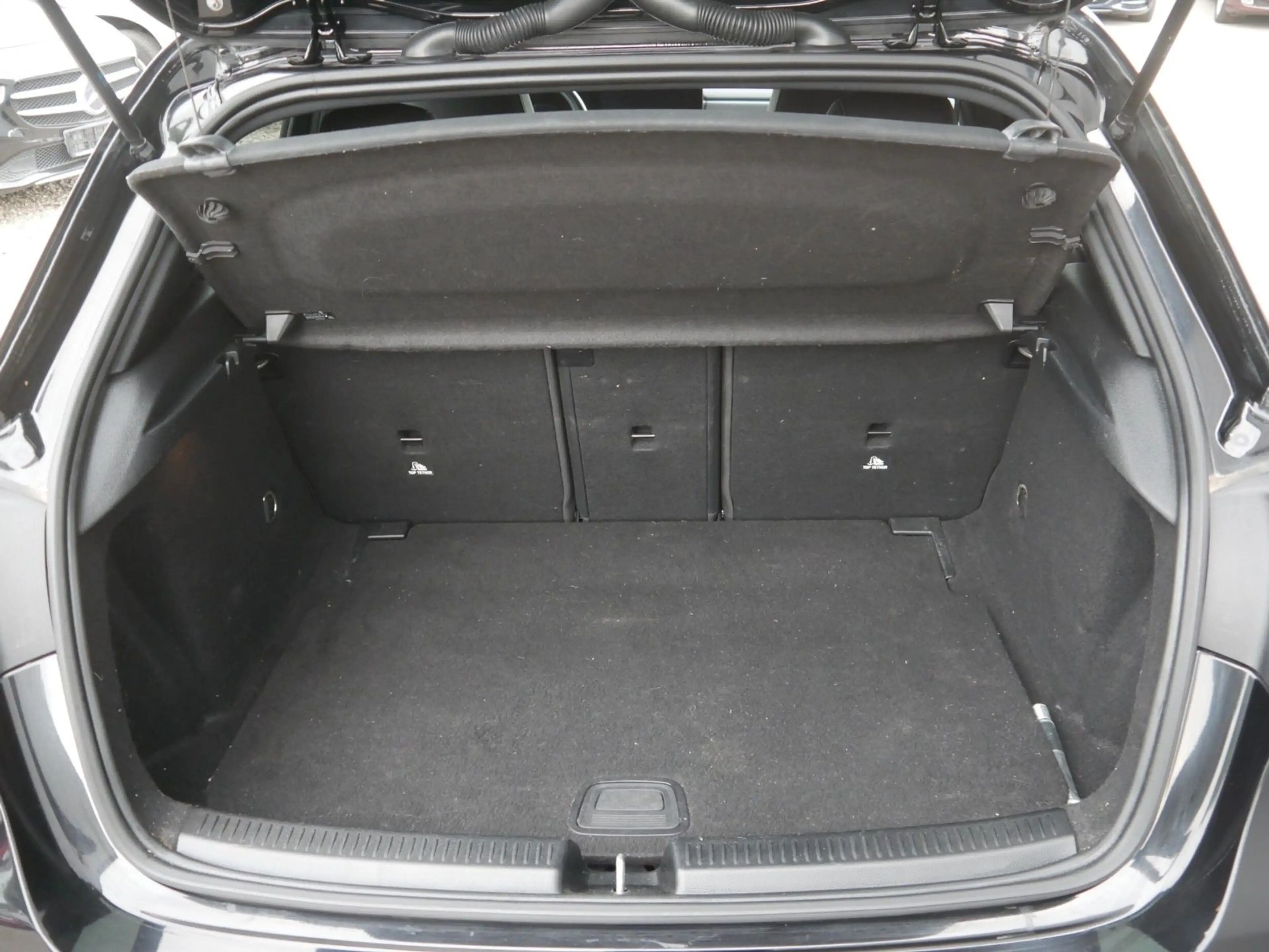 Mercedes-Benz A 250 AMG-LINE ZYLINDERKOPF UND STEUERKETTE NEU! — photo 11