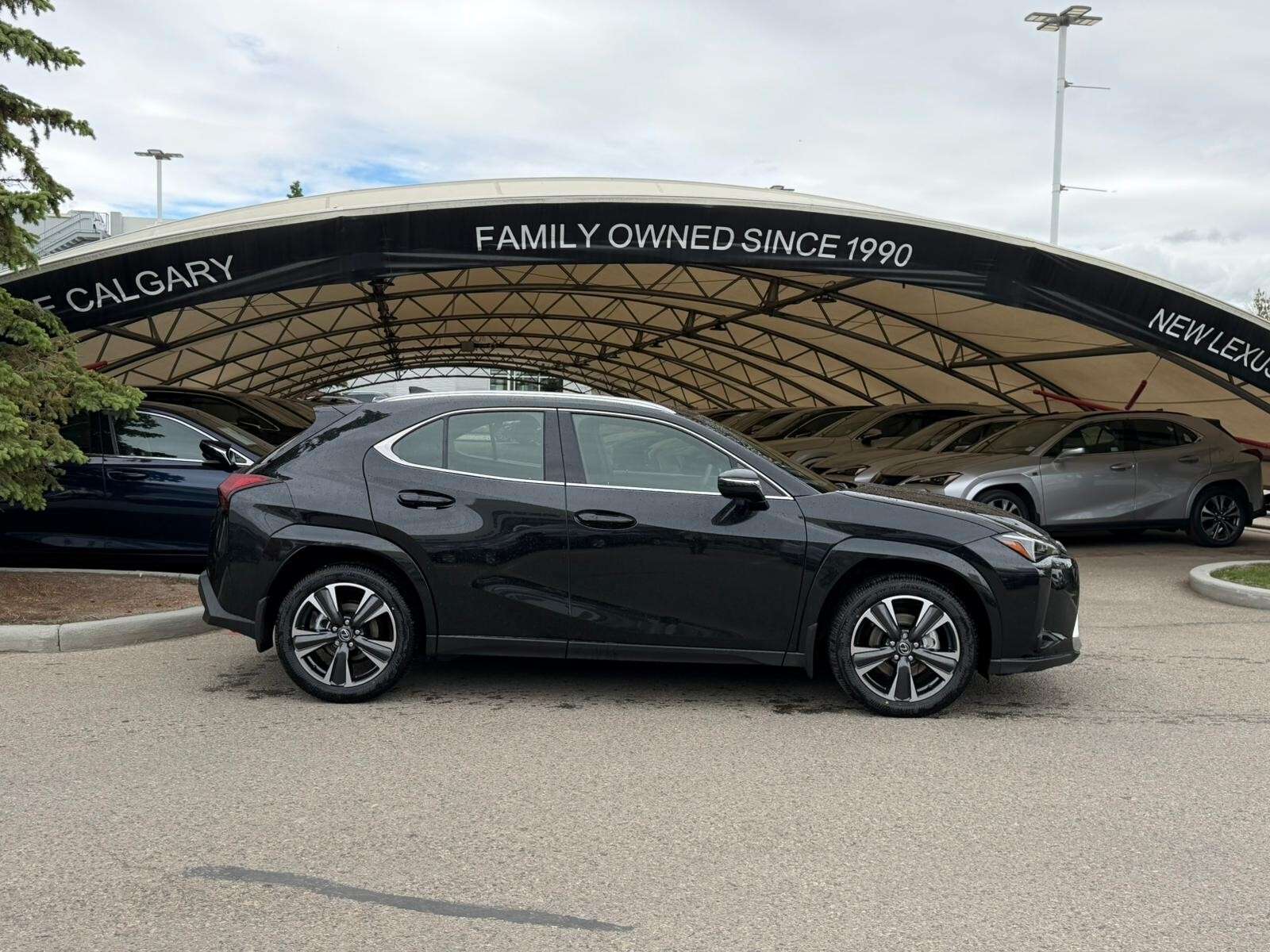 2026 Lexus UX — photo 1