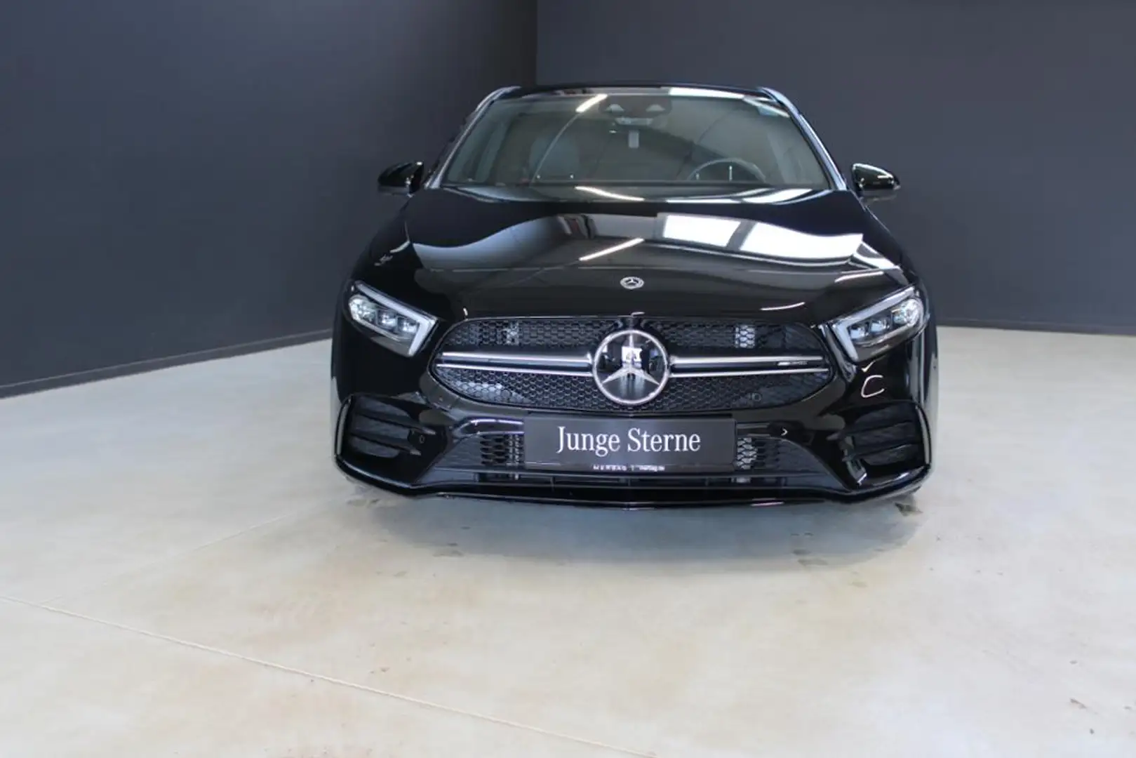 Mercedes-Benz A 35 AMG AMG A 35 4M *Limousine Night Pano Distronic LIM Schwarz - 2